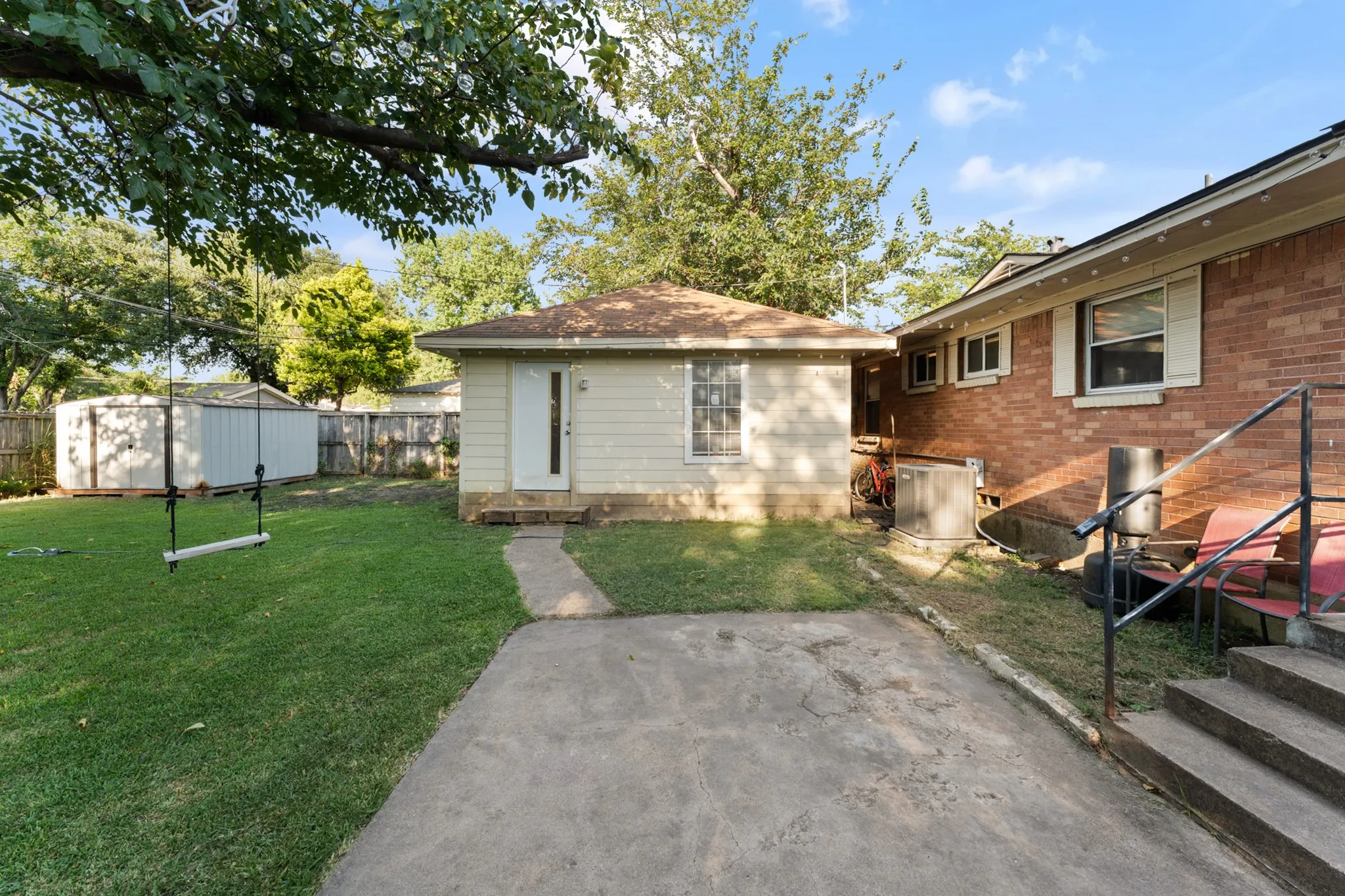 Single Family Residence For Sale in Dallas County , 2439 Inadale Avenue, Dallas, Texas 75228, 4 Bedroom, 3 Bathroom, Garage spaces, 2,093 Sqft, built in 1957, mls#21343522, Real Estate Agent in Dallas, Homes For Sale in Dallas county, Homes For Sale in Dallas, Realtor in Dallas Texas, Real Estate Brokerage Independent Realty Texas, Luminita Cordes Realtor