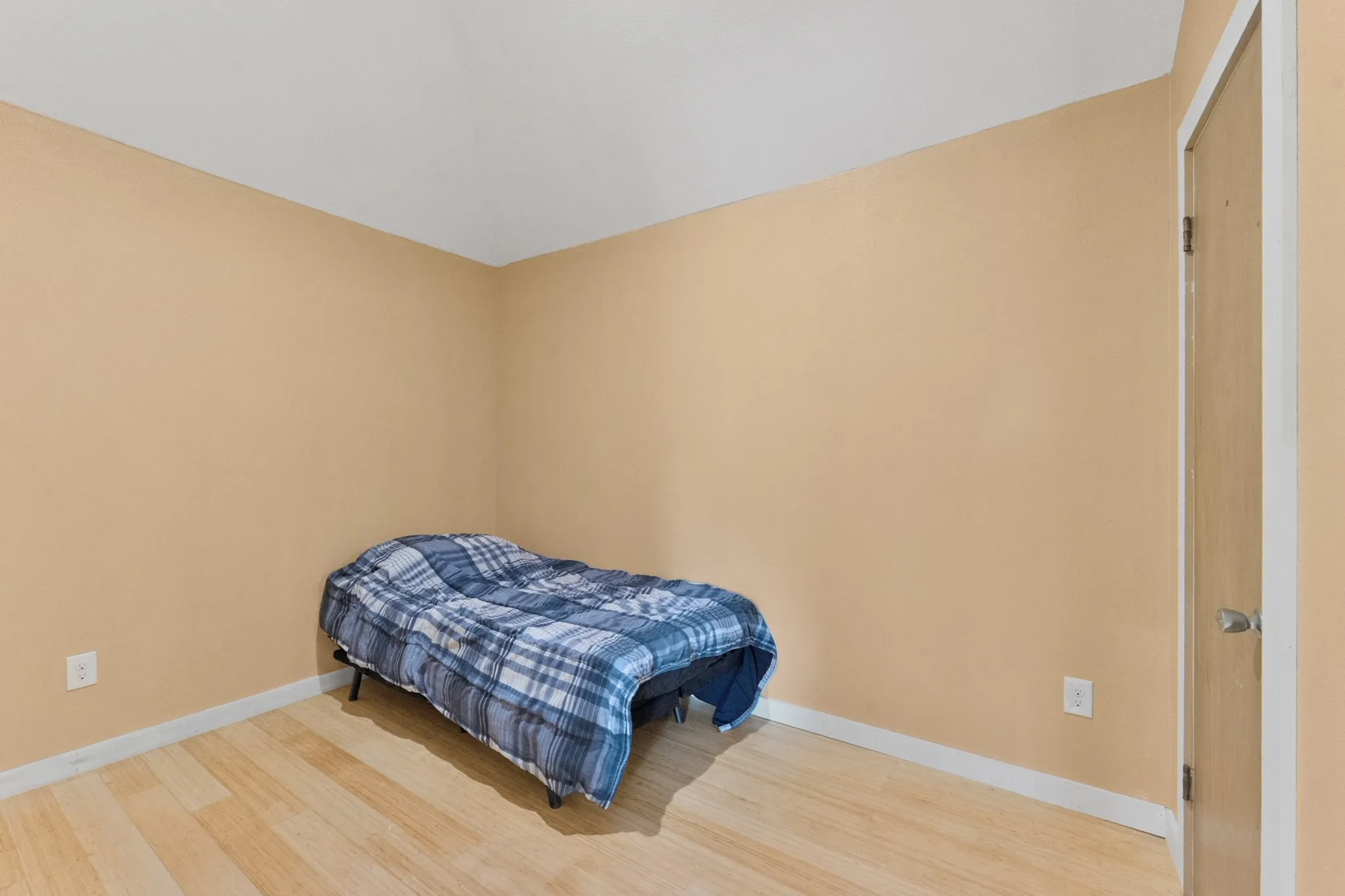 Guest quarters