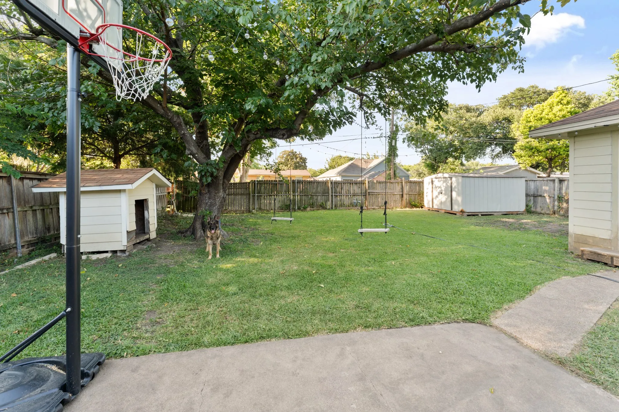 Single Family Residence For Sale in Dallas County , 2439 Inadale Avenue, Dallas, Texas 75228, 4 Bedroom, 3 Bathroom, Garage spaces, 2,093 Sqft, built in 1957, mls#21343522, Real Estate Agent in Dallas, Homes For Sale in Dallas county, Homes For Sale in Dallas, Realtor in Dallas Texas, Real Estate Brokerage Independent Realty Texas, Luminita Cordes Realtor