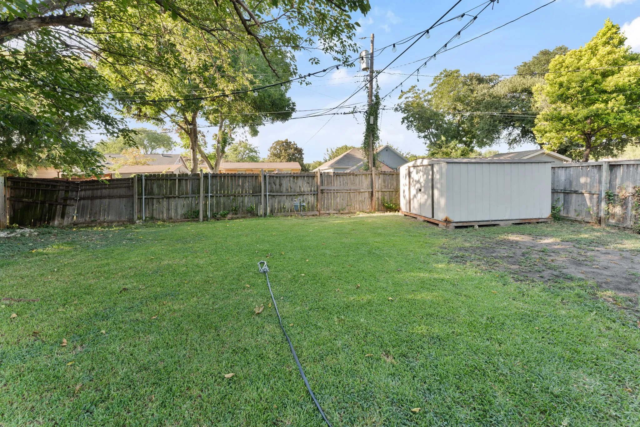 Single Family Residence For Sale in Dallas County , 2439 Inadale Avenue, Dallas, Texas 75228, 4 Bedroom, 3 Bathroom, Garage spaces, 2,093 Sqft, built in 1957, mls#21343522, Real Estate Agent in Dallas, Homes For Sale in Dallas county, Homes For Sale in Dallas, Realtor in Dallas Texas, Real Estate Brokerage Independent Realty Texas, Luminita Cordes Realtor