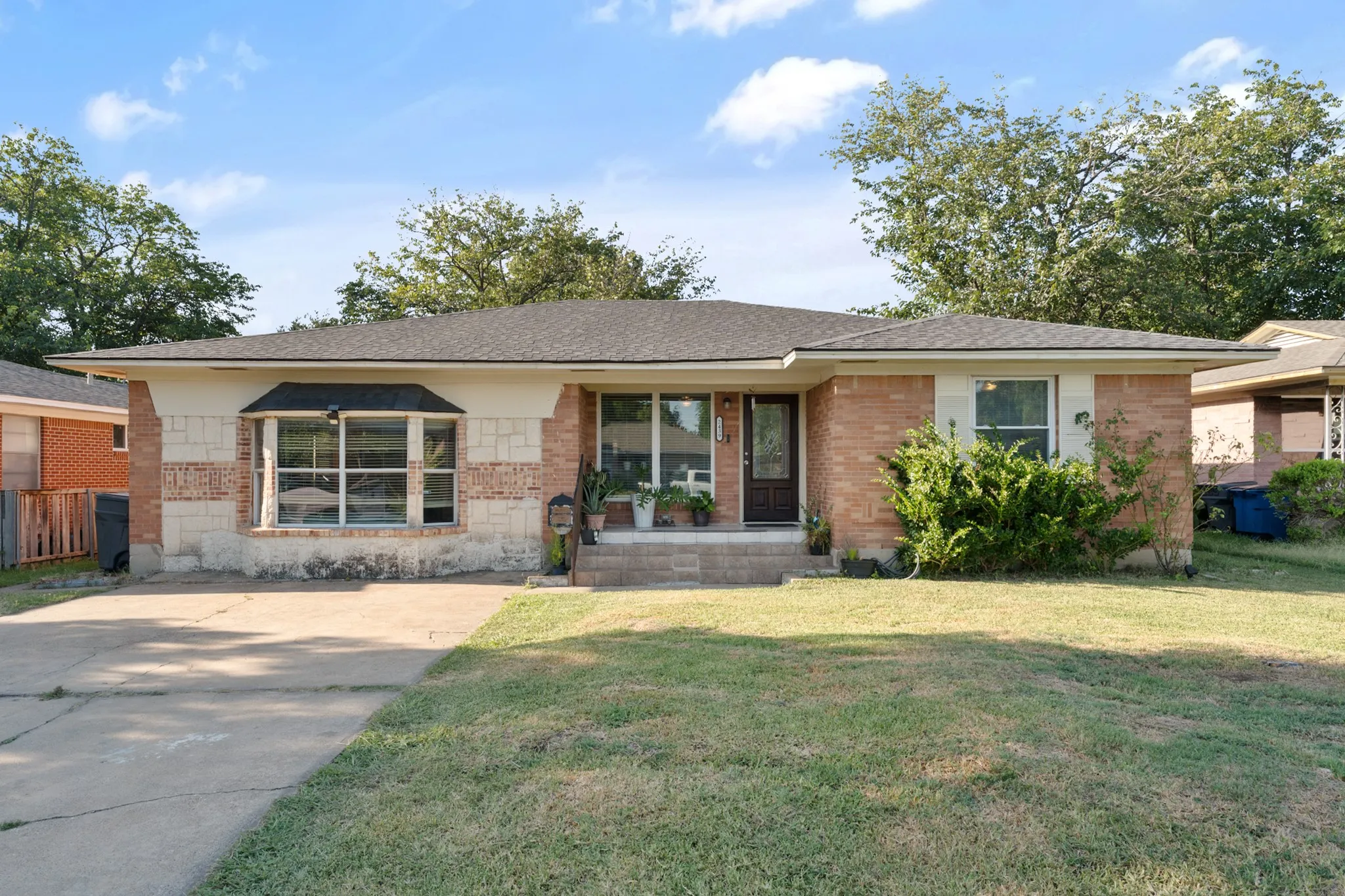 Single Family Residence For Sale in Dallas County , 2439 Inadale Avenue, Dallas, Texas 75228, 4 Bedroom, 3 Bathroom, Garage spaces, 2,093 Sqft, built in 1957, mls#21343522, Real Estate Agent in Dallas, Homes For Sale in Dallas county, Homes For Sale in Dallas, Realtor in Dallas Texas, Real Estate Brokerage Independent Realty Texas, Luminita Cordes Realtor