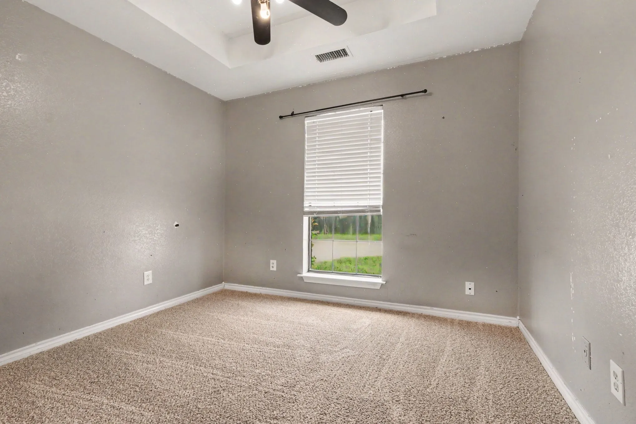 Single Family Residence For Sale in Hunt County , 2404 Christi Lane, Caddo Mills, Texas 75135, 3 Bedroom, 2 Bathroom, 2 Garage spaces, 1,850 Sqft, built in 1995, mls#21346839, Real Estate Agent in Caddo Mills, Homes For Sale in Hunt county, Homes For Sale in Caddo Mills, Realtor in Caddo Mills Texas, Real Estate Brokerage Independent Realty Texas, Luminita Cordes Realtor