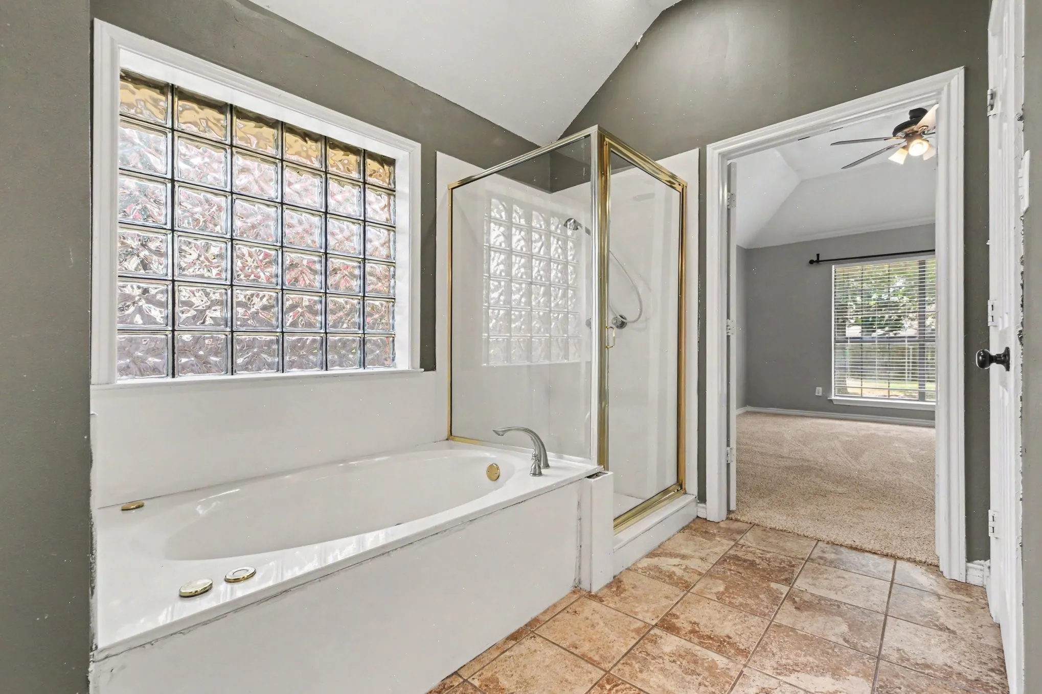 Single Family Residence For Sale in Hunt County , 2404 Christi Lane, Caddo Mills, Texas 75135, 3 Bedroom, 2 Bathroom, 2 Garage spaces, 1,850 Sqft, built in 1995, mls#21346839, Real Estate Agent in Caddo Mills, Homes For Sale in Hunt county, Homes For Sale in Caddo Mills, Realtor in Caddo Mills Texas, Real Estate Brokerage Independent Realty Texas, Luminita Cordes Realtor