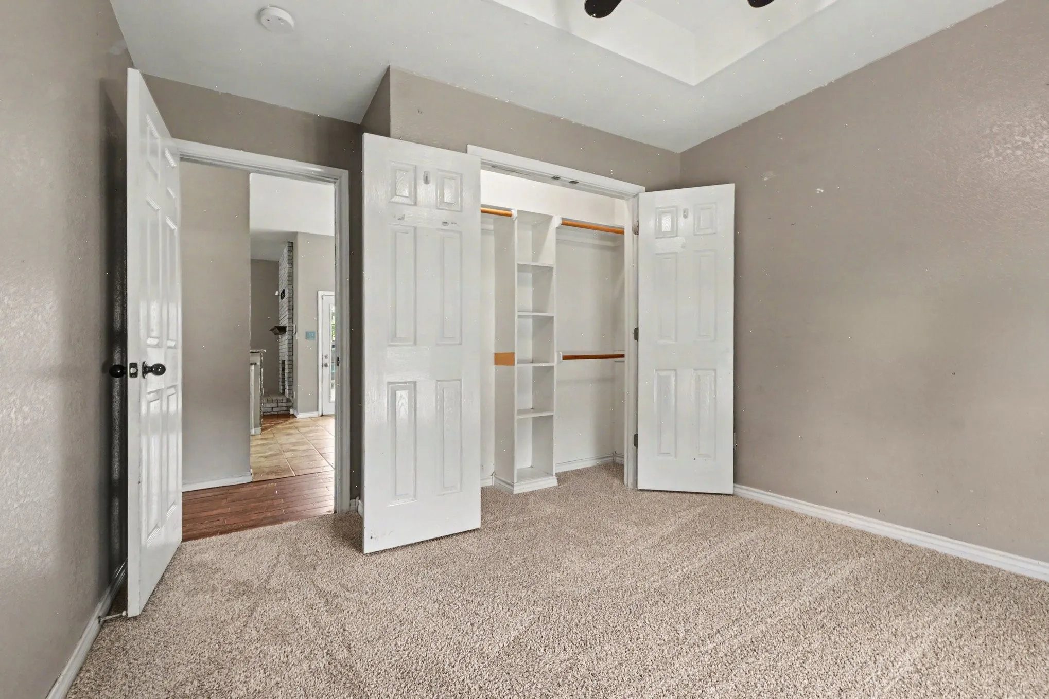 Single Family Residence For Sale in Hunt County , 2404 Christi Lane, Caddo Mills, Texas 75135, 3 Bedroom, 2 Bathroom, 2 Garage spaces, 1,850 Sqft, built in 1995, mls#21346839, Real Estate Agent in Caddo Mills, Homes For Sale in Hunt county, Homes For Sale in Caddo Mills, Realtor in Caddo Mills Texas, Real Estate Brokerage Independent Realty Texas, Luminita Cordes Realtor