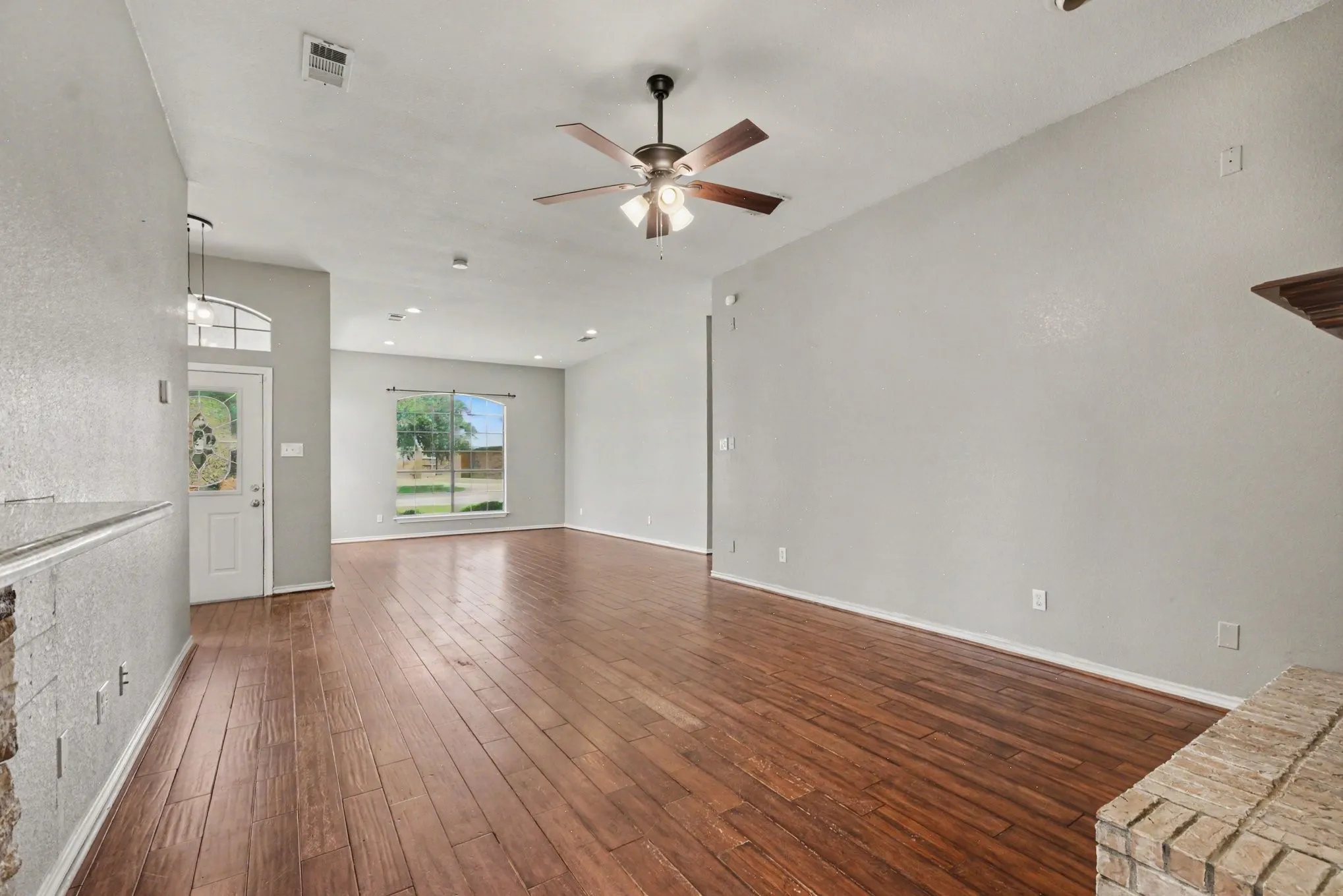 Single Family Residence For Sale in Hunt County , 2404 Christi Lane, Caddo Mills, Texas 75135, 3 Bedroom, 2 Bathroom, 2 Garage spaces, 1,850 Sqft, built in 1995, mls#21346839, Real Estate Agent in Caddo Mills, Homes For Sale in Hunt county, Homes For Sale in Caddo Mills, Realtor in Caddo Mills Texas, Real Estate Brokerage Independent Realty Texas, Luminita Cordes Realtor