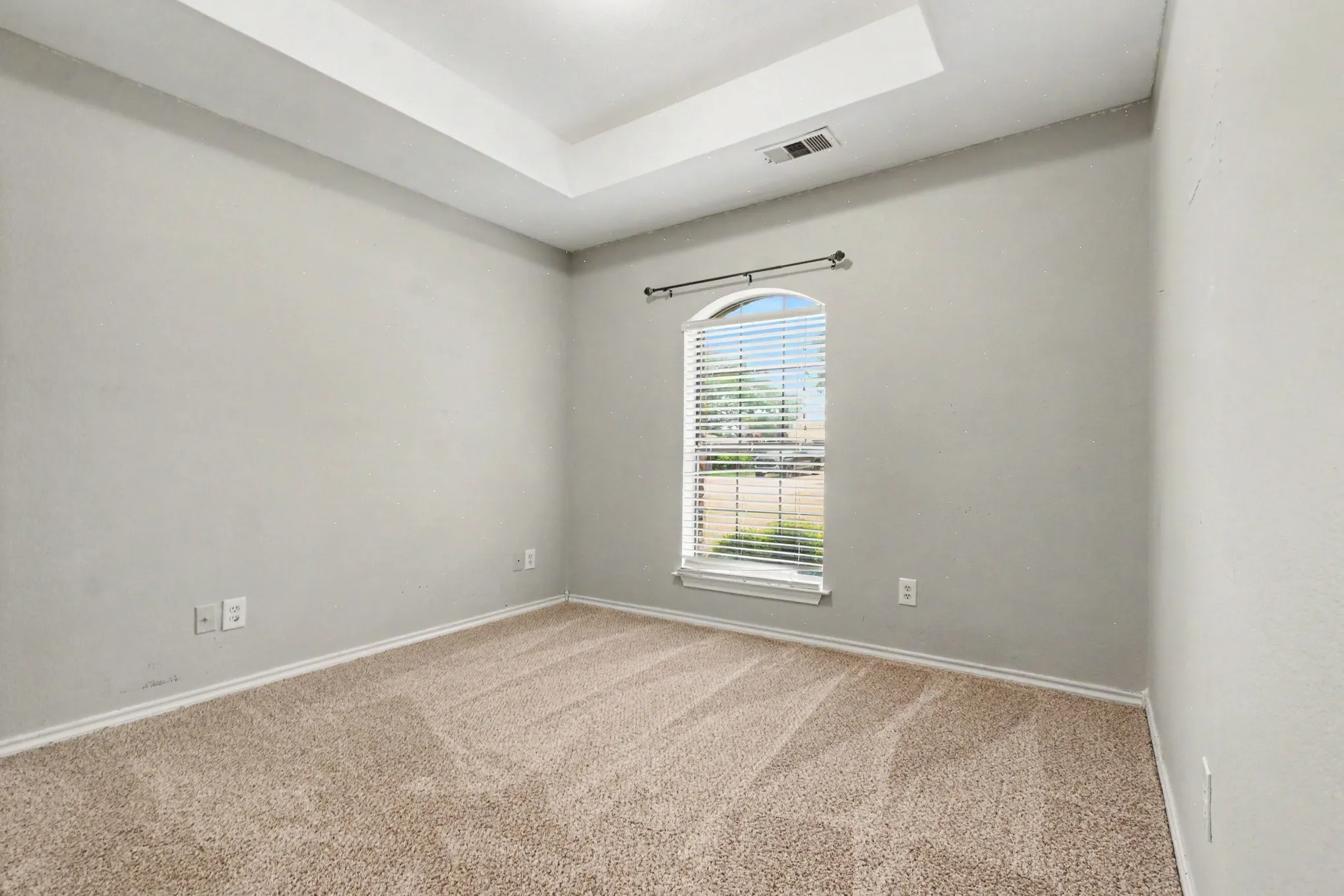Single Family Residence For Sale in Hunt County , 2404 Christi Lane, Caddo Mills, Texas 75135, 3 Bedroom, 2 Bathroom, 2 Garage spaces, 1,850 Sqft, built in 1995, mls#21346839, Real Estate Agent in Caddo Mills, Homes For Sale in Hunt county, Homes For Sale in Caddo Mills, Realtor in Caddo Mills Texas, Real Estate Brokerage Independent Realty Texas, Luminita Cordes Realtor