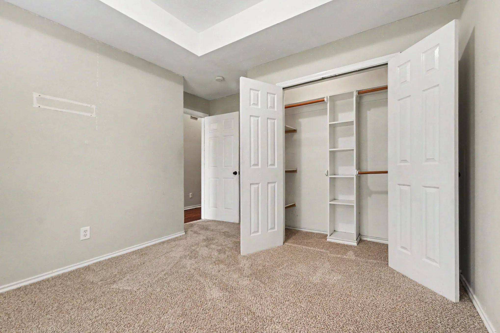 Single Family Residence For Sale in Hunt County , 2404 Christi Lane, Caddo Mills, Texas 75135, 3 Bedroom, 2 Bathroom, 2 Garage spaces, 1,850 Sqft, built in 1995, mls#21346839, Real Estate Agent in Caddo Mills, Homes For Sale in Hunt county, Homes For Sale in Caddo Mills, Realtor in Caddo Mills Texas, Real Estate Brokerage Independent Realty Texas, Luminita Cordes Realtor