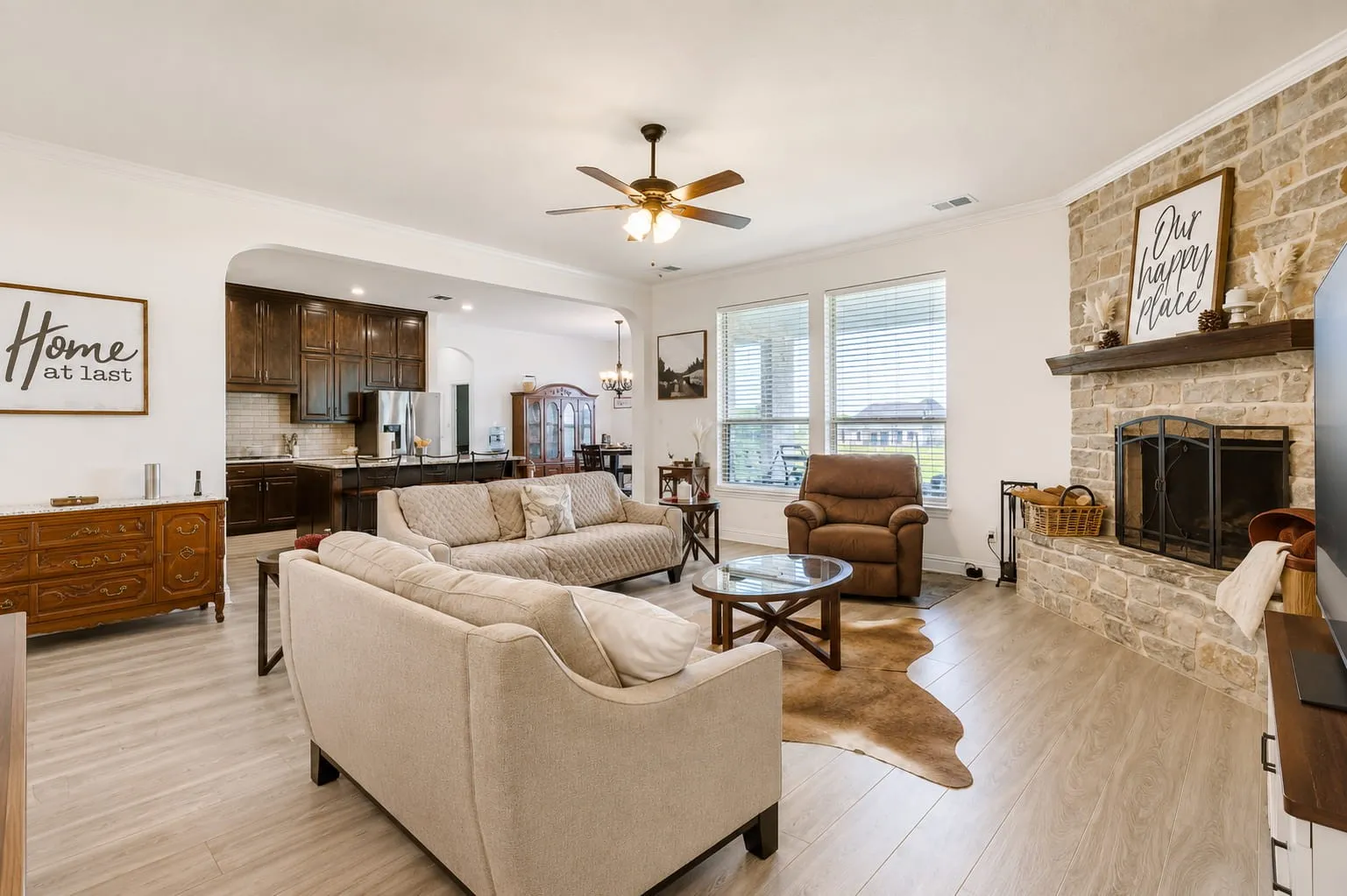 Single Family Residence For Sale in Ellis County , 430 Solo Ridge Drive, Waxahachie, Texas 75167, 4 Bedrooms, 3 Bathrooms, 3 Garage spaces, 2,901 Sqft, built in 2024, Price $579,500, mls#21344242, Real Estate Agent in Waxahachie, Homes For Sale in Ellis county, Homes For Sale in Waxahachie, Realtor in Waxahachie Texas, Real Estate Brokerage Independent Realty Texas, Luminita Cordes Realtor