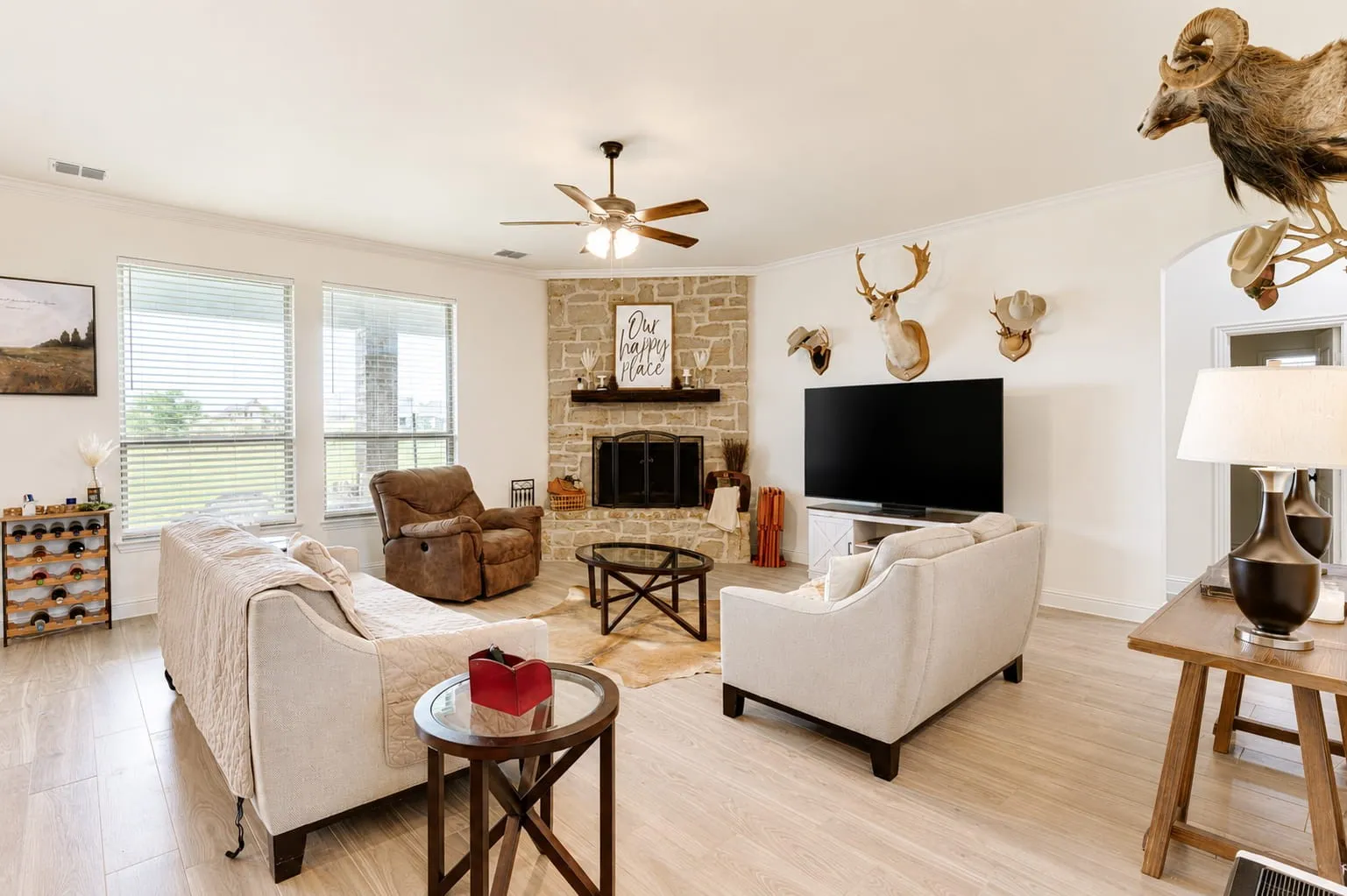 Single Family Residence For Sale in Ellis County , 430 Solo Ridge Drive, Waxahachie, Texas 75167, 4 Bedrooms, 3 Bathrooms, 3 Garage spaces, 2,901 Sqft, built in 2024, Price $579,500, mls#21344242, Real Estate Agent in Waxahachie, Homes For Sale in Ellis county, Homes For Sale in Waxahachie, Realtor in Waxahachie Texas, Real Estate Brokerage Independent Realty Texas, Luminita Cordes Realtor