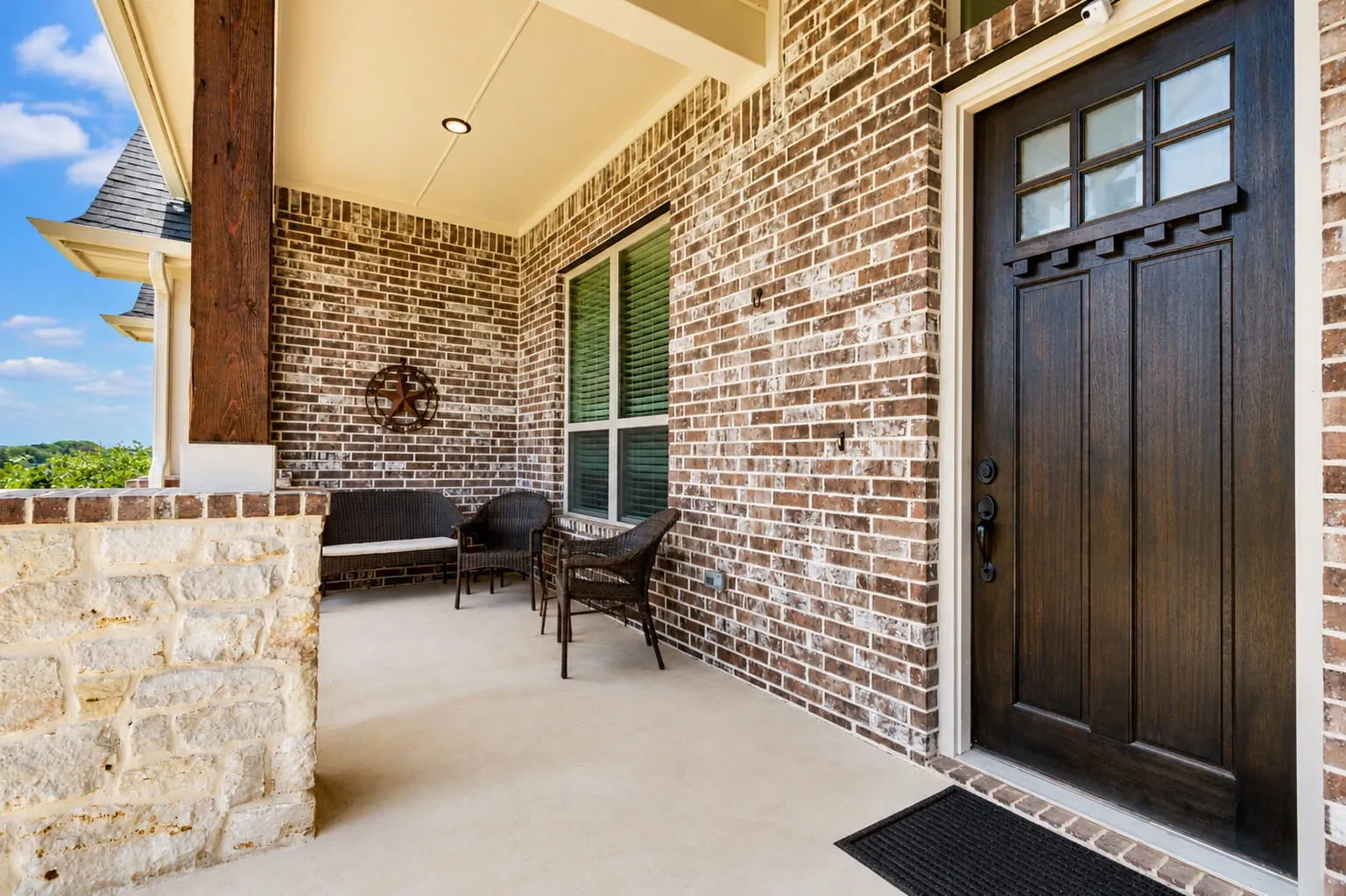 Single Family Residence For Sale in Ellis County , 430 Solo Ridge Drive, Waxahachie, Texas 75167, 4 Bedrooms, 3 Bathrooms, 3 Garage spaces, 2,901 Sqft, built in 2024, Price $579,500, mls#21344242, Real Estate Agent in Waxahachie, Homes For Sale in Ellis county, Homes For Sale in Waxahachie, Realtor in Waxahachie Texas, Real Estate Brokerage Independent Realty Texas, Luminita Cordes Realtor