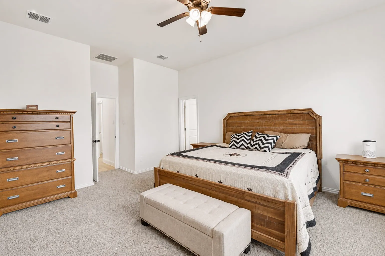 Single Family Residence For Sale in Ellis County , 430 Solo Ridge Drive, Waxahachie, Texas 75167, 4 Bedrooms, 3 Bathrooms, 3 Garage spaces, 2,901 Sqft, built in 2024, Price $579,500, mls#21344242, Real Estate Agent in Waxahachie, Homes For Sale in Ellis county, Homes For Sale in Waxahachie, Realtor in Waxahachie Texas, Real Estate Brokerage Independent Realty Texas, Luminita Cordes Realtor