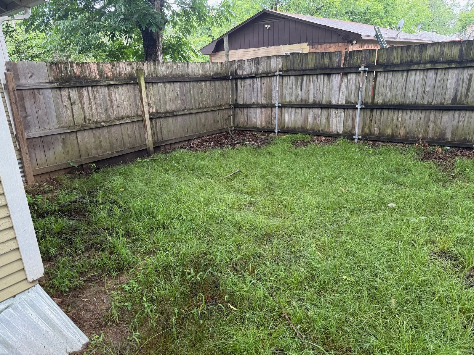 Single Family Residence For Sale in Fannin County , 620 W 12th Street, Bonham, Texas 75418, 2 Bedrooms, 1 Bathroom, Garage spaces, 1,152 Sqft, built in 1925, Price $125,900, mls#21346716, Real Estate Agent in Bonham, Homes For Sale in Fannin county, Homes For Sale in Bonham, Realtor in Bonham Texas, Real Estate Brokerage Independent Realty Texas, Luminita Cordes Realtor