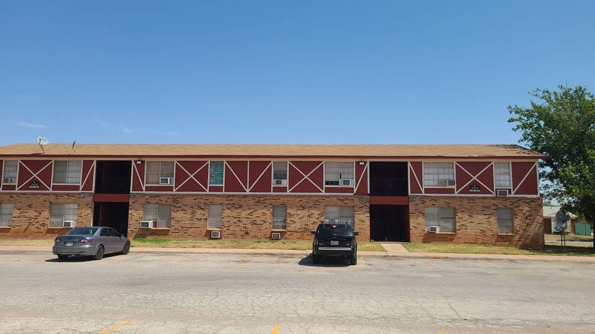 Apartment For Rent in Taylor County , 2410 N Willis Street 145, Abilene, Texas 79603, 2 Bedrooms, 1 Bathroom, Garage spaces, 864 Sqft, built in 1973, Price $1,200, mls#21346997, Real Estate Agent in Abilene, Homes For Rent in Taylor county, Homes For Rent in Abilene, Realtor in Abilene Texas, Real Estate Brokerage Independent Realty Texas, Luminita Cordes Realtor