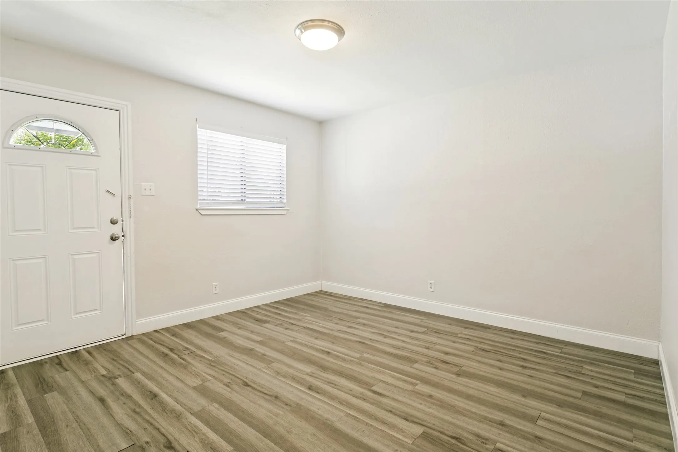 Single Family Residence For Sale in Tarrant County , 1640 Gill Street, Blue Mound, Texas 76131, 3 Bedroom, 2 Bathroom, Garage spaces, 1,482 Sqft, built in 1960, mls#21346900, Real Estate Agent in Blue Mound, Homes For Sale in Tarrant county, Homes For Sale in Blue Mound, Realtor in Blue Mound Texas, Real Estate Brokerage Independent Realty Texas, Luminita Cordes Realtor