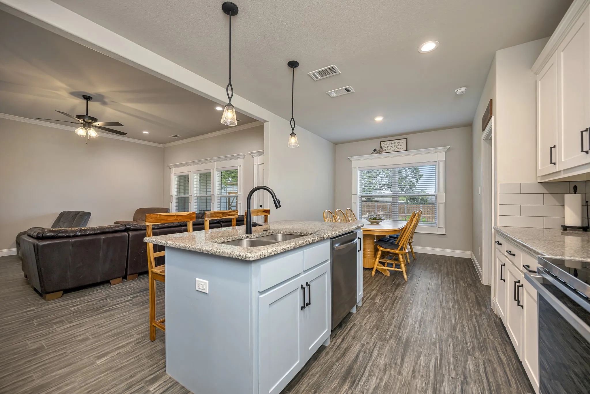 Single Family Residence For Sale in Parker County , 917 E 3rd Street, Springtown, Texas 76082, 4 Bedroom, 2 Bathroom, 2 Garage spaces, 1,829 Sqft, built in 2021, mls#21346853, Real Estate Agent in Springtown, Homes For Sale in Parker county, Homes For Sale in Springtown, Realtor in Springtown Texas, Real Estate Brokerage Independent Realty Texas, Luminita Cordes Realtor