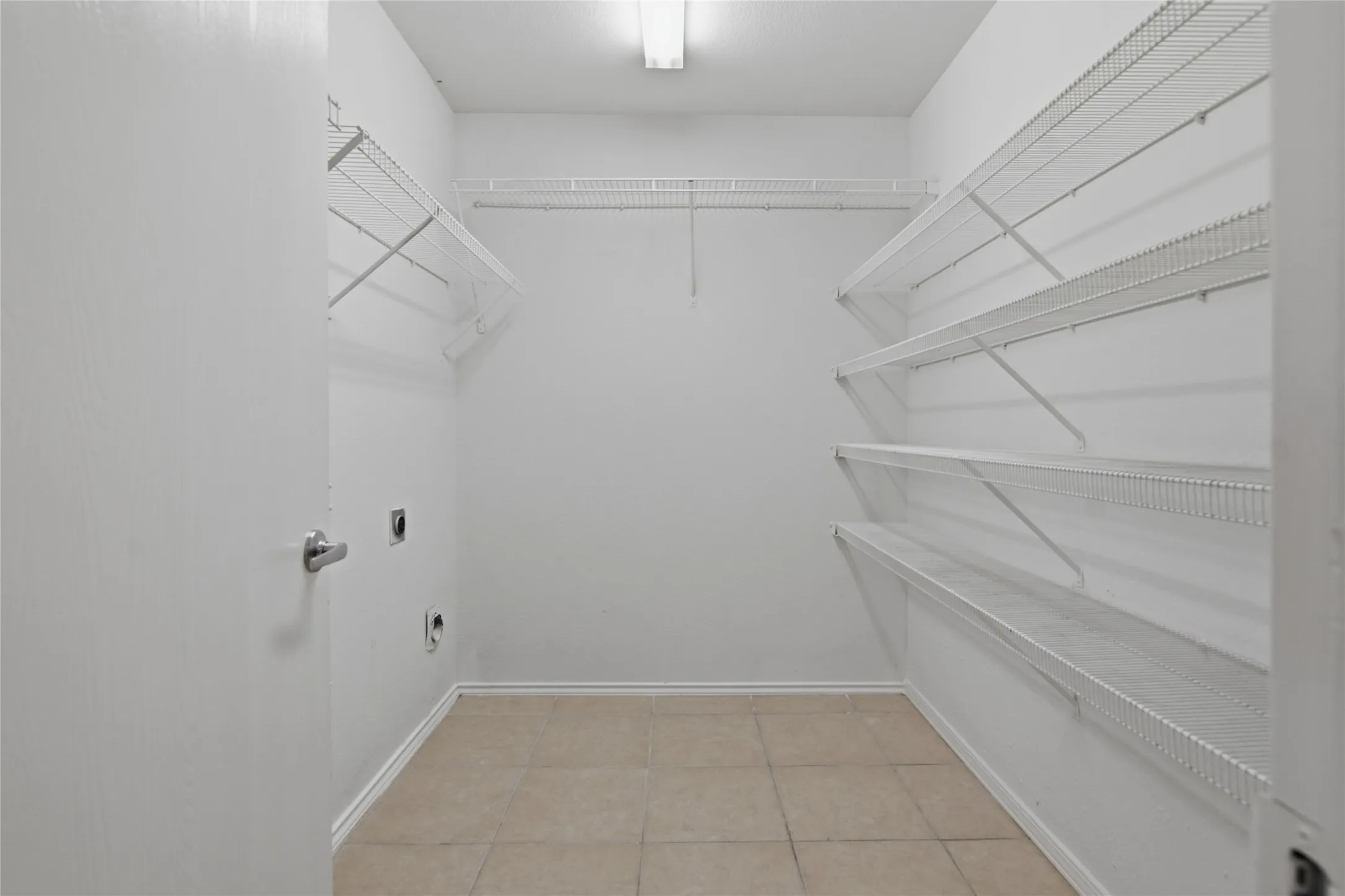 Single Family Residence For Sale in Tarrant County , 1065 Triple Crown Drive, Fort Worth, Texas 76179, 3 Bedroom, 2 Bathroom, 2 Garage spaces, 1,571 Sqft, built in 2000, mls#21346908, Real Estate Agent in Fort Worth, Homes For Sale in Tarrant county, Homes For Sale in Fort Worth, Realtor in Fort Worth Texas, Real Estate Brokerage Independent Realty Texas, Luminita Cordes Realtor