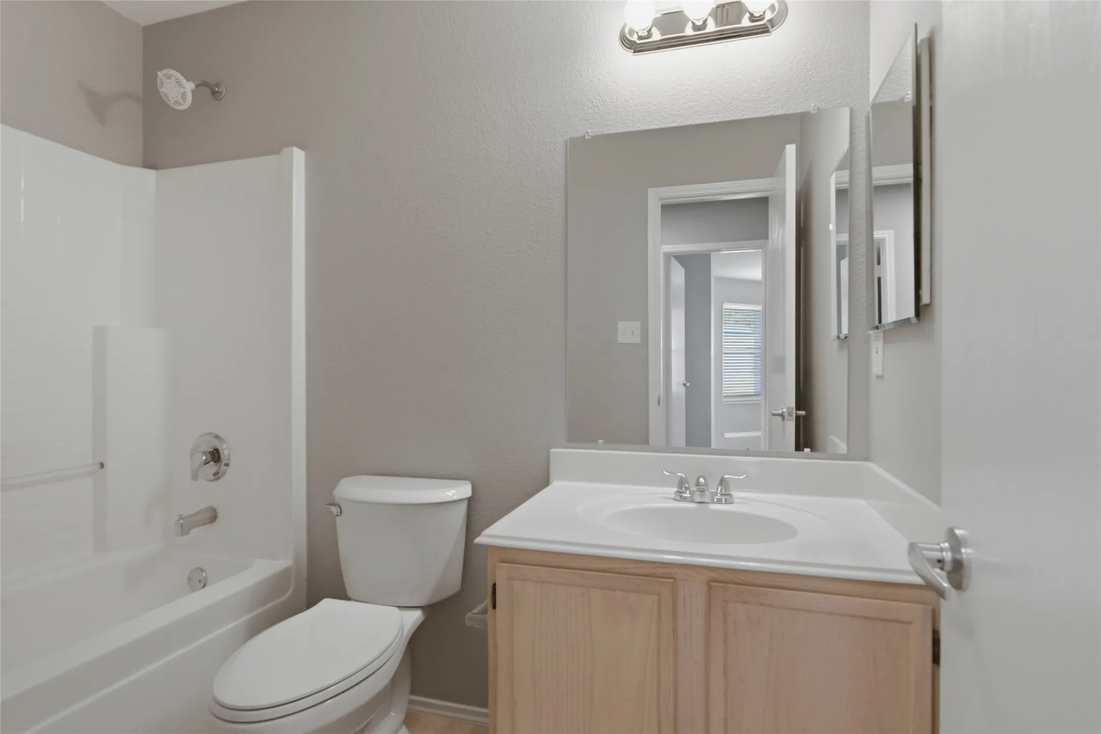 Single Family Residence For Sale in Tarrant County , 1065 Triple Crown Drive, Fort Worth, Texas 76179, 3 Bedroom, 2 Bathroom, 2 Garage spaces, 1,571 Sqft, built in 2000, mls#21346908, Real Estate Agent in Fort Worth, Homes For Sale in Tarrant county, Homes For Sale in Fort Worth, Realtor in Fort Worth Texas, Real Estate Brokerage Independent Realty Texas, Luminita Cordes Realtor