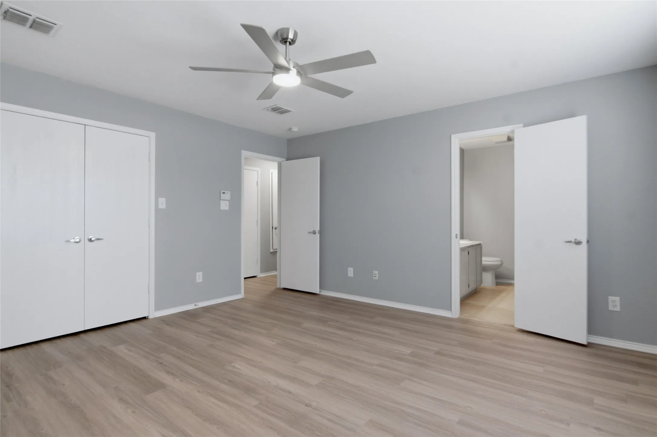 Single Family Residence For Sale in Tarrant County , 1065 Triple Crown Drive, Fort Worth, Texas 76179, 3 Bedroom, 2 Bathroom, 2 Garage spaces, 1,571 Sqft, built in 2000, mls#21346908, Real Estate Agent in Fort Worth, Homes For Sale in Tarrant county, Homes For Sale in Fort Worth, Realtor in Fort Worth Texas, Real Estate Brokerage Independent Realty Texas, Luminita Cordes Realtor