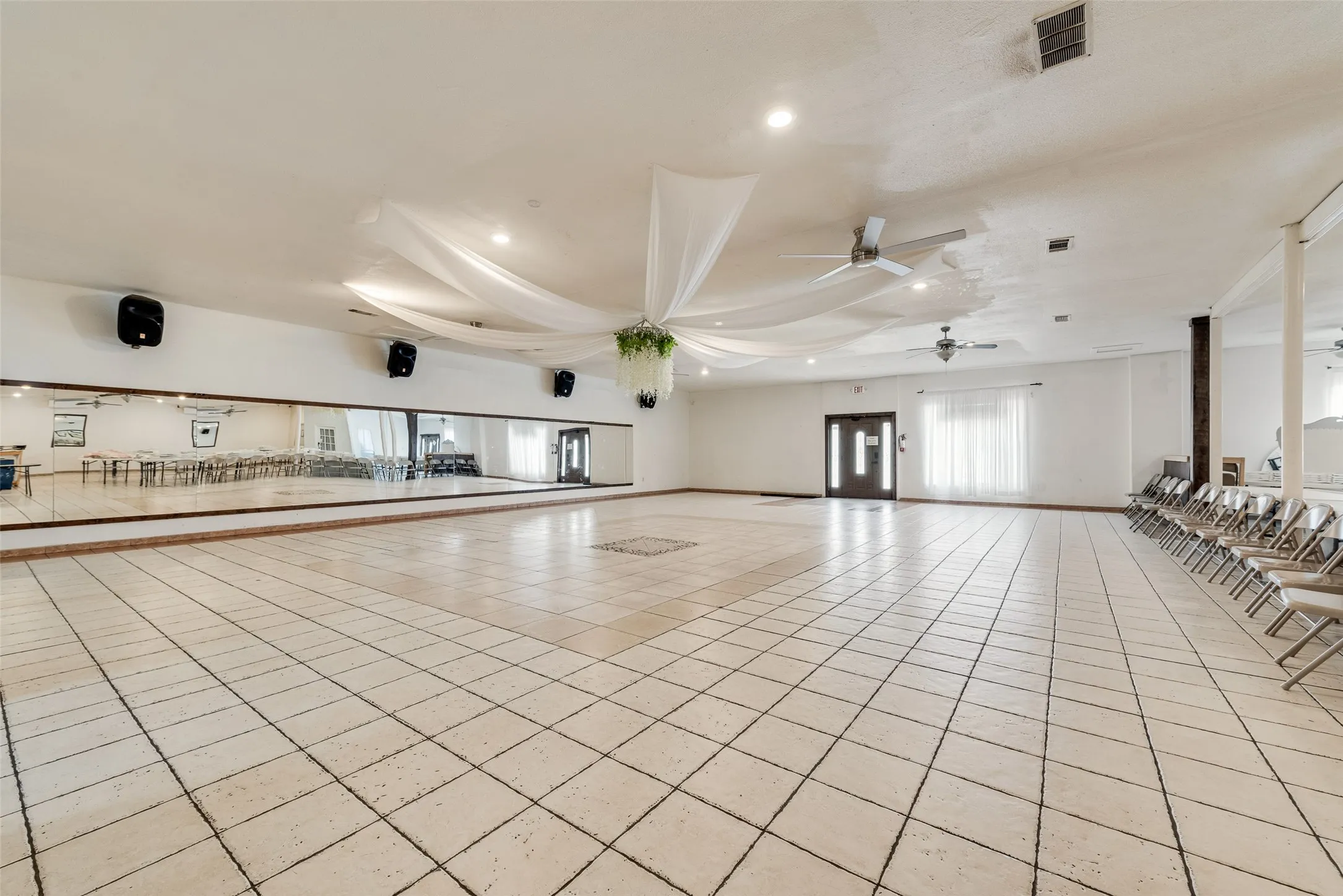 Business For Sale in Tarrant County , 2118 28th Street, Fort Worth, Texas 76106, 0, 0, Garage spaces, 0 Sqft, built in 1948, mls#21343557, Real Estate Agent in Fort Worth, Homes For Sale in Tarrant county, Homes For Sale in Fort Worth, Realtor in Fort Worth Texas, Real Estate Brokerage Independent Realty Texas, Luminita Cordes Realtor