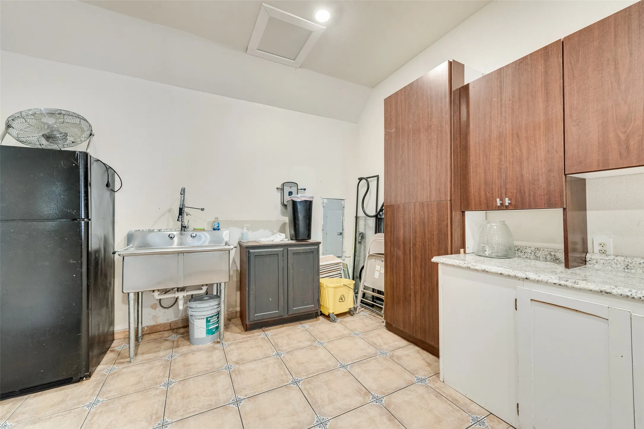 Business For Sale in Tarrant County , 2118 28th Street, Fort Worth, Texas 76106, 0, 0, Garage spaces, 0 Sqft, built in 1948, mls#21343557, Real Estate Agent in Fort Worth, Homes For Sale in Tarrant county, Homes For Sale in Fort Worth, Realtor in Fort Worth Texas, Real Estate Brokerage Independent Realty Texas, Luminita Cordes Realtor
