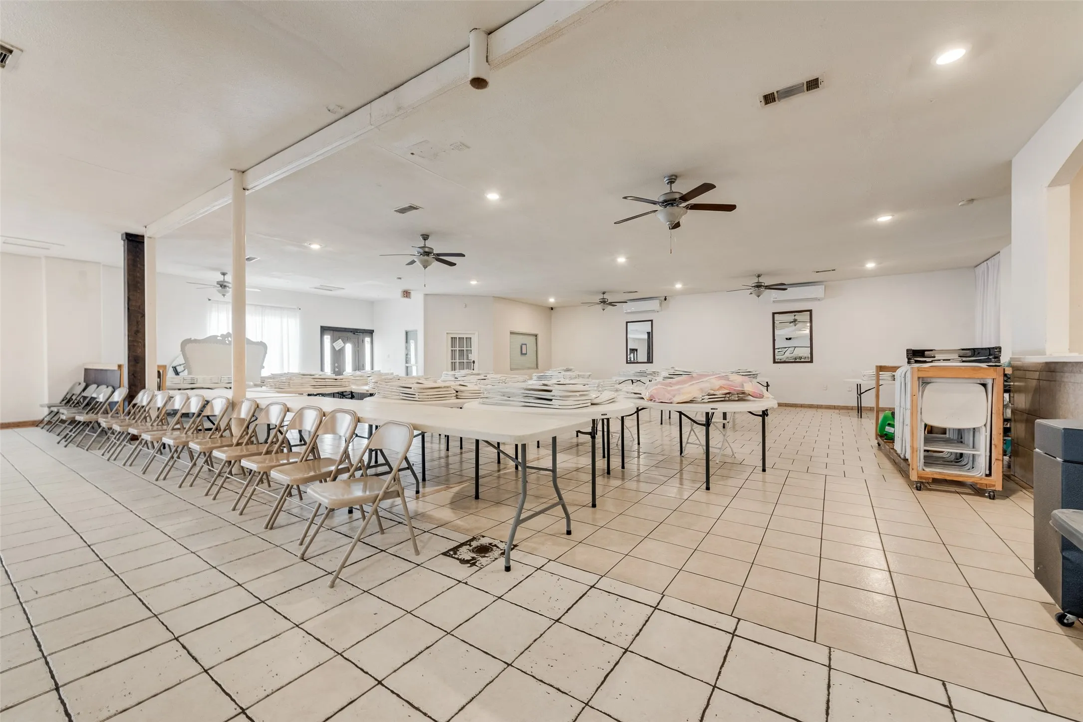 Business For Sale in Tarrant County , 2118 28th Street, Fort Worth, Texas 76106, 0, 0, Garage spaces, 0 Sqft, built in 1948, mls#21343557, Real Estate Agent in Fort Worth, Homes For Sale in Tarrant county, Homes For Sale in Fort Worth, Realtor in Fort Worth Texas, Real Estate Brokerage Independent Realty Texas, Luminita Cordes Realtor