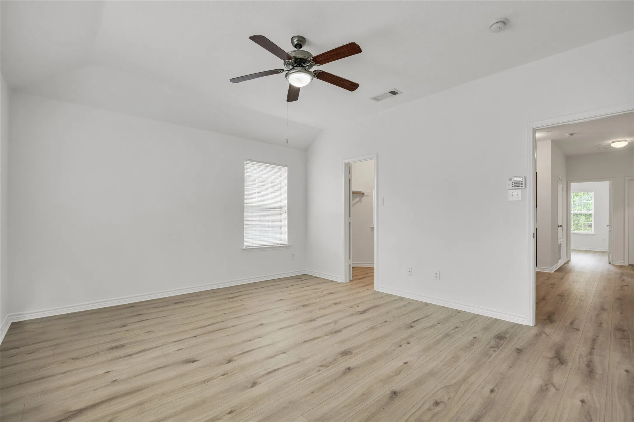 Townhouse For Sale in Denton County , 5824 Stone Mountain Road, The Colony, Texas 75056, 3 Bedroom, 3 Bathroom, 2 Garage spaces, 1,896 Sqft, built in 2007, mls#21345871, Real Estate Agent in The Colony, Homes For Sale in Denton county, Homes For Sale in The Colony, Realtor in The Colony Texas, Real Estate Brokerage Independent Realty Texas, Luminita Cordes Realtor