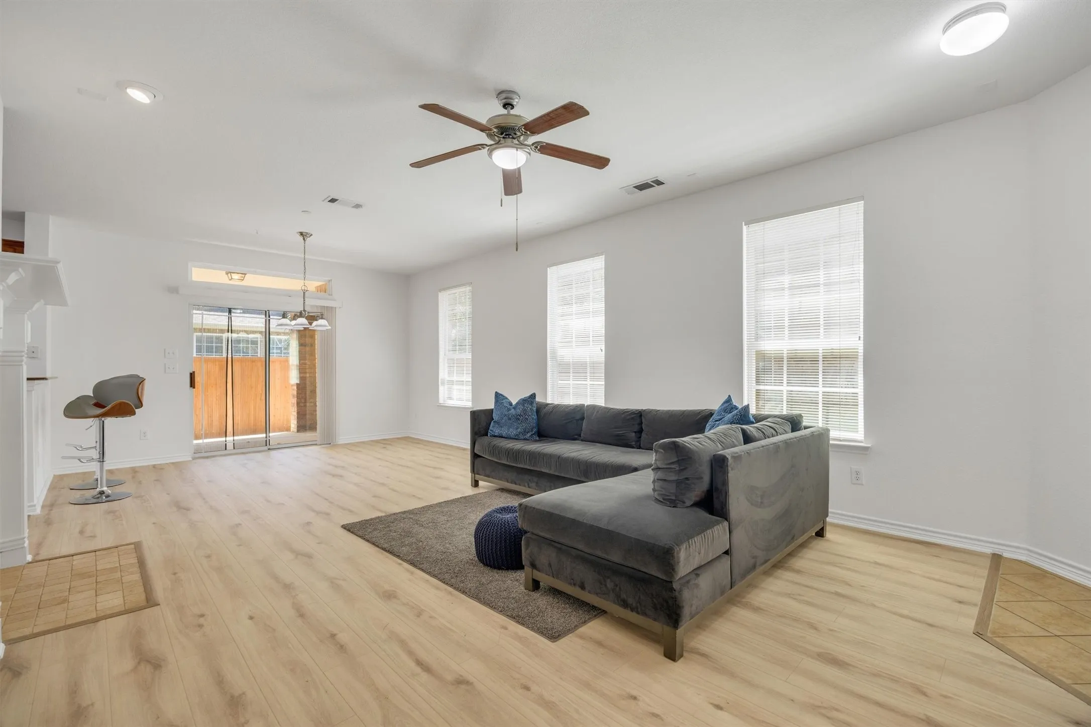 Townhouse For Sale in Denton County , 5824 Stone Mountain Road, The Colony, Texas 75056, 3 Bedroom, 3 Bathroom, 2 Garage spaces, 1,896 Sqft, built in 2007, mls#21345871, Real Estate Agent in The Colony, Homes For Sale in Denton county, Homes For Sale in The Colony, Realtor in The Colony Texas, Real Estate Brokerage Independent Realty Texas, Luminita Cordes Realtor