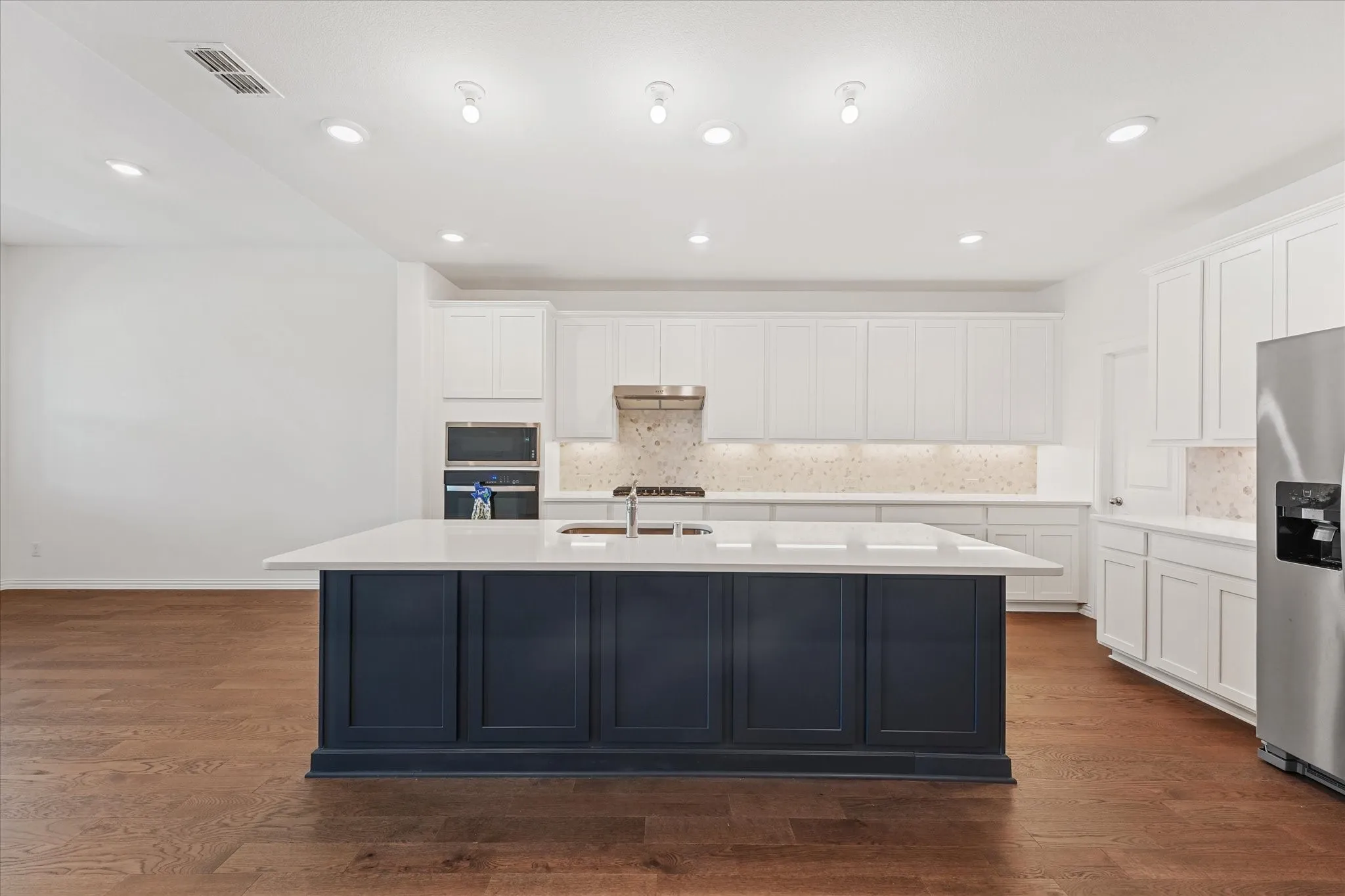 Single Family Residence For Sale in Hunt County , 1721 Rushpea, Royse City, Texas 75189, 4 Bedroom, 3 Bathroom, 2 Garage spaces, 2,605 Sqft, built in 2025, mls#21347024, Real Estate Agent in Royse City, Homes For Sale in Hunt county, Homes For Sale in Royse City, Realtor in Royse City Texas, Real Estate Brokerage Independent Realty Texas, Luminita Cordes Realtor