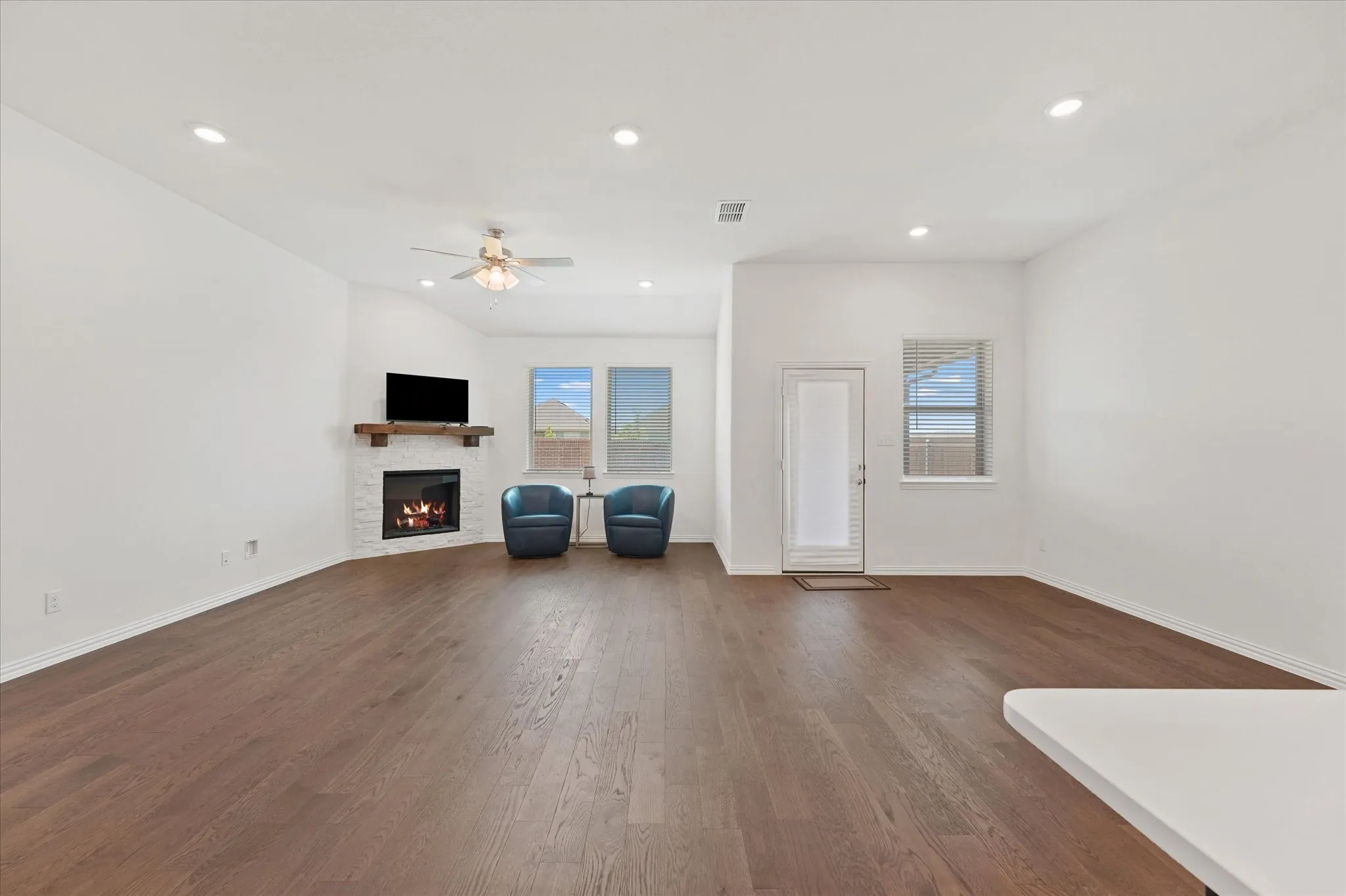 Single Family Residence For Sale in Hunt County , 1721 Rushpea, Royse City, Texas 75189, 4 Bedroom, 3 Bathroom, 2 Garage spaces, 2,605 Sqft, built in 2025, mls#21347024, Real Estate Agent in Royse City, Homes For Sale in Hunt county, Homes For Sale in Royse City, Realtor in Royse City Texas, Real Estate Brokerage Independent Realty Texas, Luminita Cordes Realtor