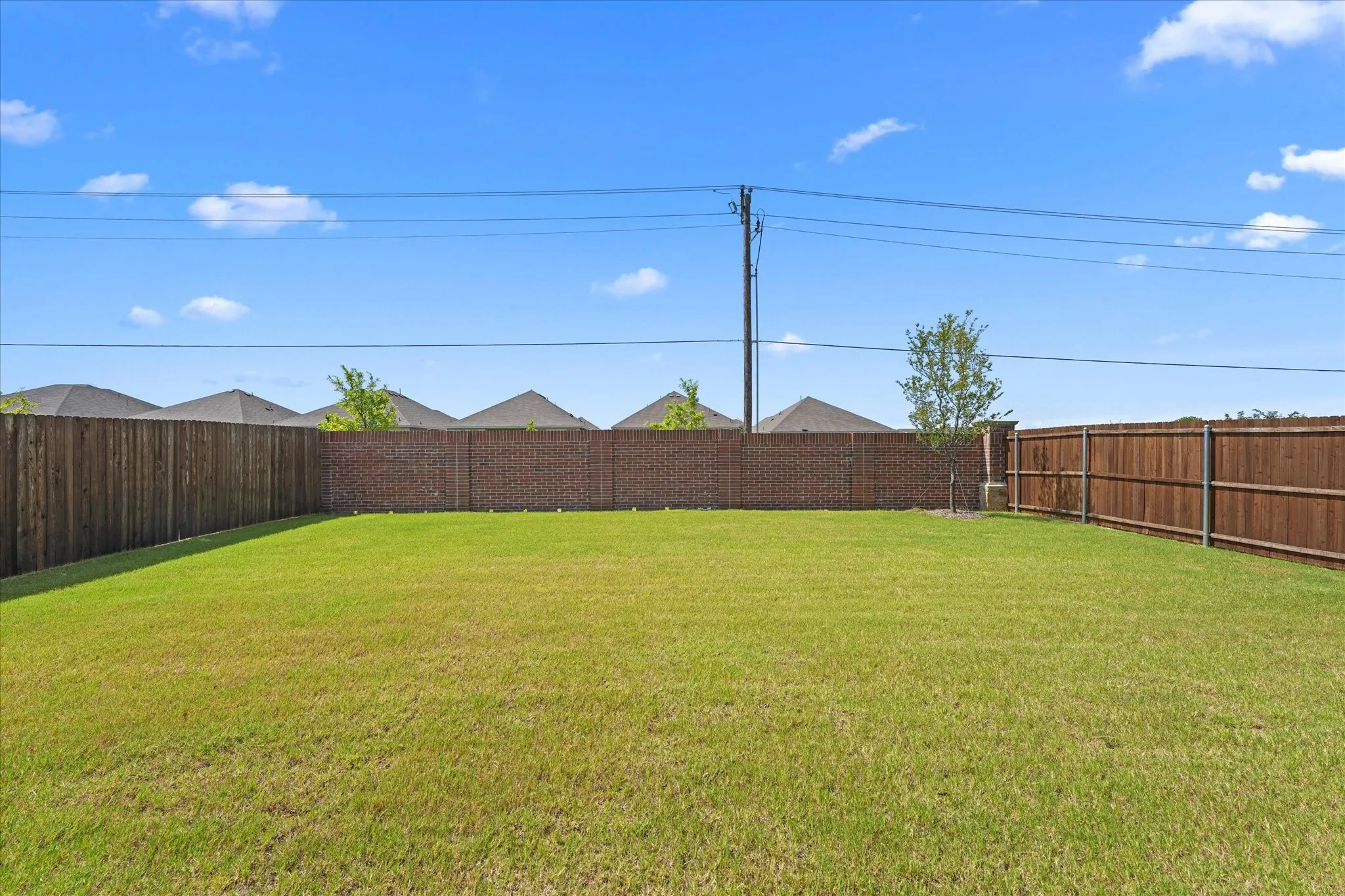 Single Family Residence For Sale in Hunt County , 1721 Rushpea, Royse City, Texas 75189, 4 Bedroom, 3 Bathroom, 2 Garage spaces, 2,605 Sqft, built in 2025, mls#21347024, Real Estate Agent in Royse City, Homes For Sale in Hunt county, Homes For Sale in Royse City, Realtor in Royse City Texas, Real Estate Brokerage Independent Realty Texas, Luminita Cordes Realtor