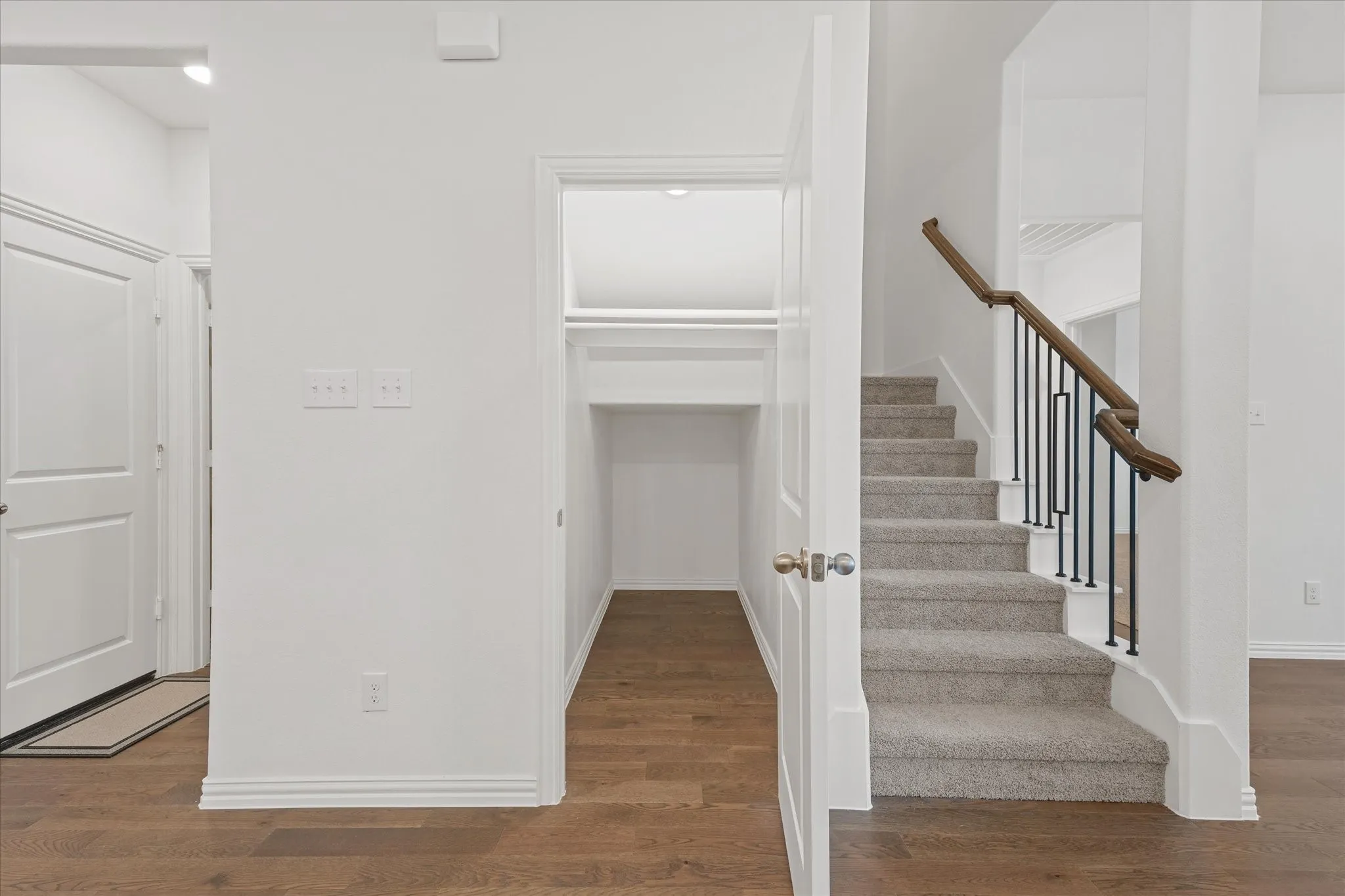 Single Family Residence For Sale in Hunt County , 1721 Rushpea, Royse City, Texas 75189, 4 Bedroom, 3 Bathroom, 2 Garage spaces, 2,605 Sqft, built in 2025, mls#21347024, Real Estate Agent in Royse City, Homes For Sale in Hunt county, Homes For Sale in Royse City, Realtor in Royse City Texas, Real Estate Brokerage Independent Realty Texas, Luminita Cordes Realtor