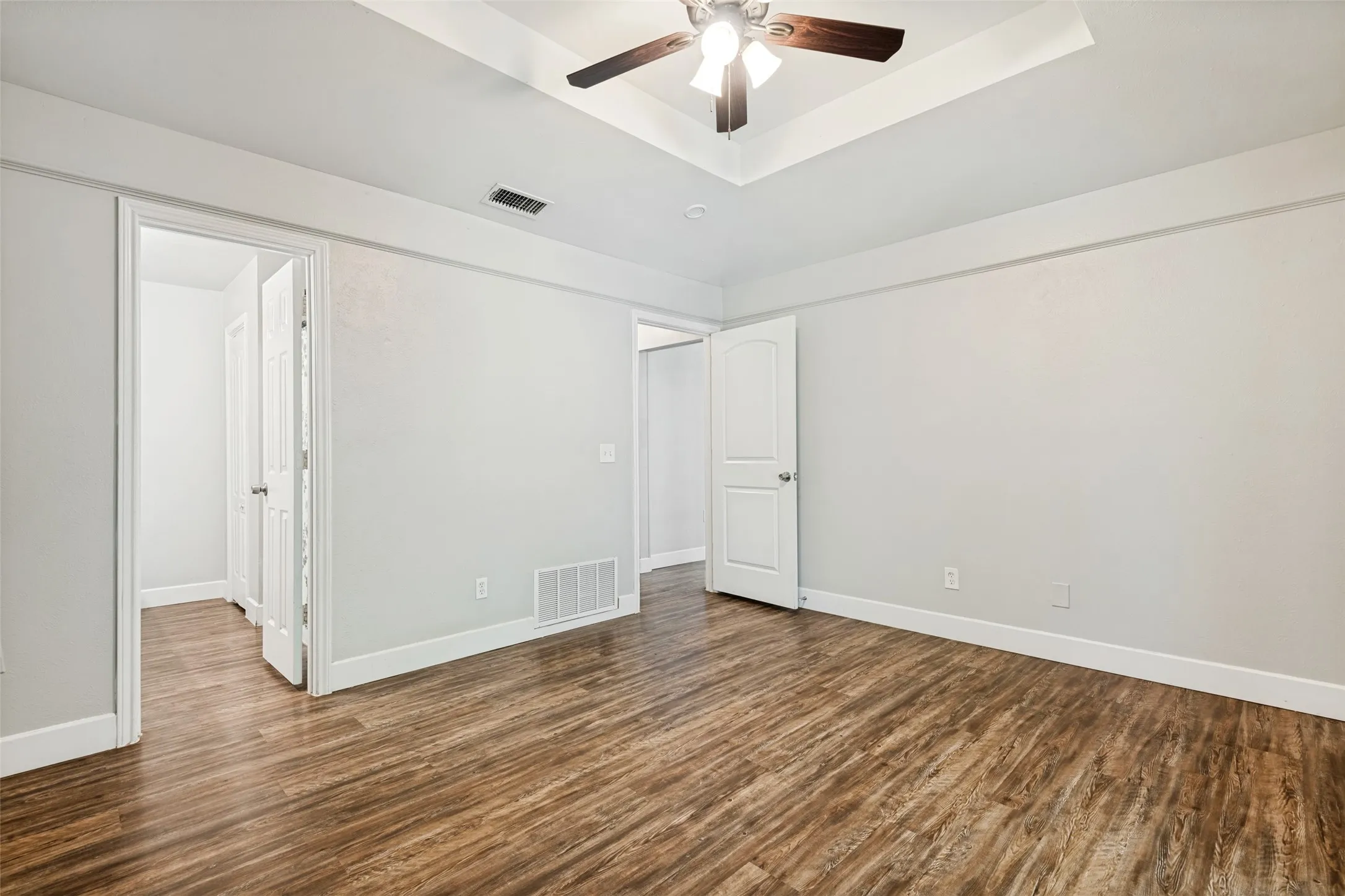 Single Family Residence For Sale in Rockwall County , 1004 Oak Grove Lane, Royse City, Texas 75189, 3 Bedroom, 2 Bathroom, 1 Garage spaces, 1,316 Sqft, built in 1988, mls#21346771, Real Estate Agent in Royse City, Homes For Sale in Rockwall county, Homes For Sale in Royse City, Realtor in Royse City Texas, Real Estate Brokerage Independent Realty Texas, Luminita Cordes Realtor