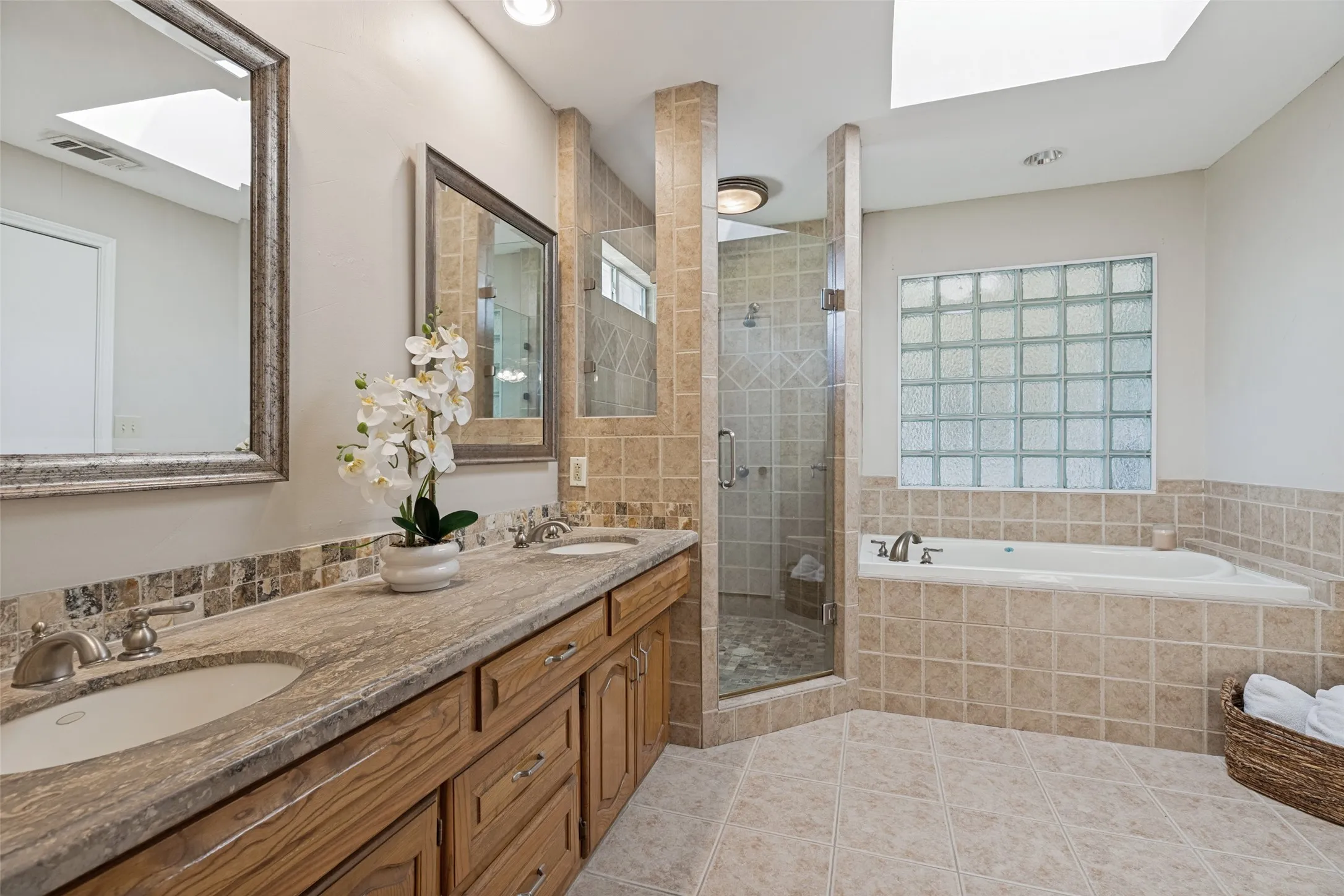 Updated primary bath with jetted tub.