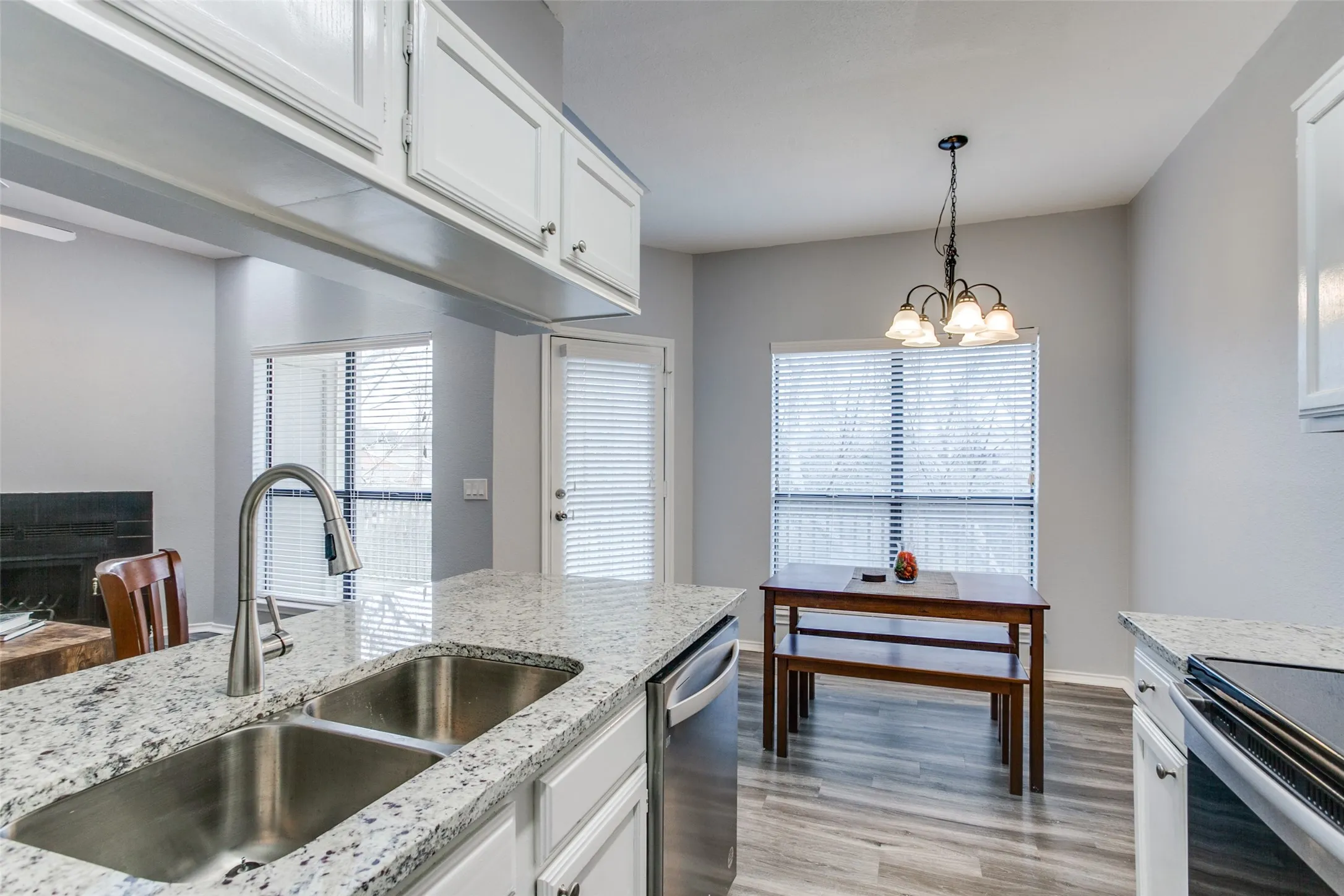 Condominium For Sale in Dallas County , 7340 Skillman Street 1004, Dallas, Texas 75231, 1 Bedroom, 1 Bathroom, Garage spaces, 673 Sqft, built in 1983, mls#21347005, Real Estate Agent in Dallas, Homes For Sale in Dallas county, Homes For Sale in Dallas, Realtor in Dallas Texas, Real Estate Brokerage Independent Realty Texas, Luminita Cordes Realtor