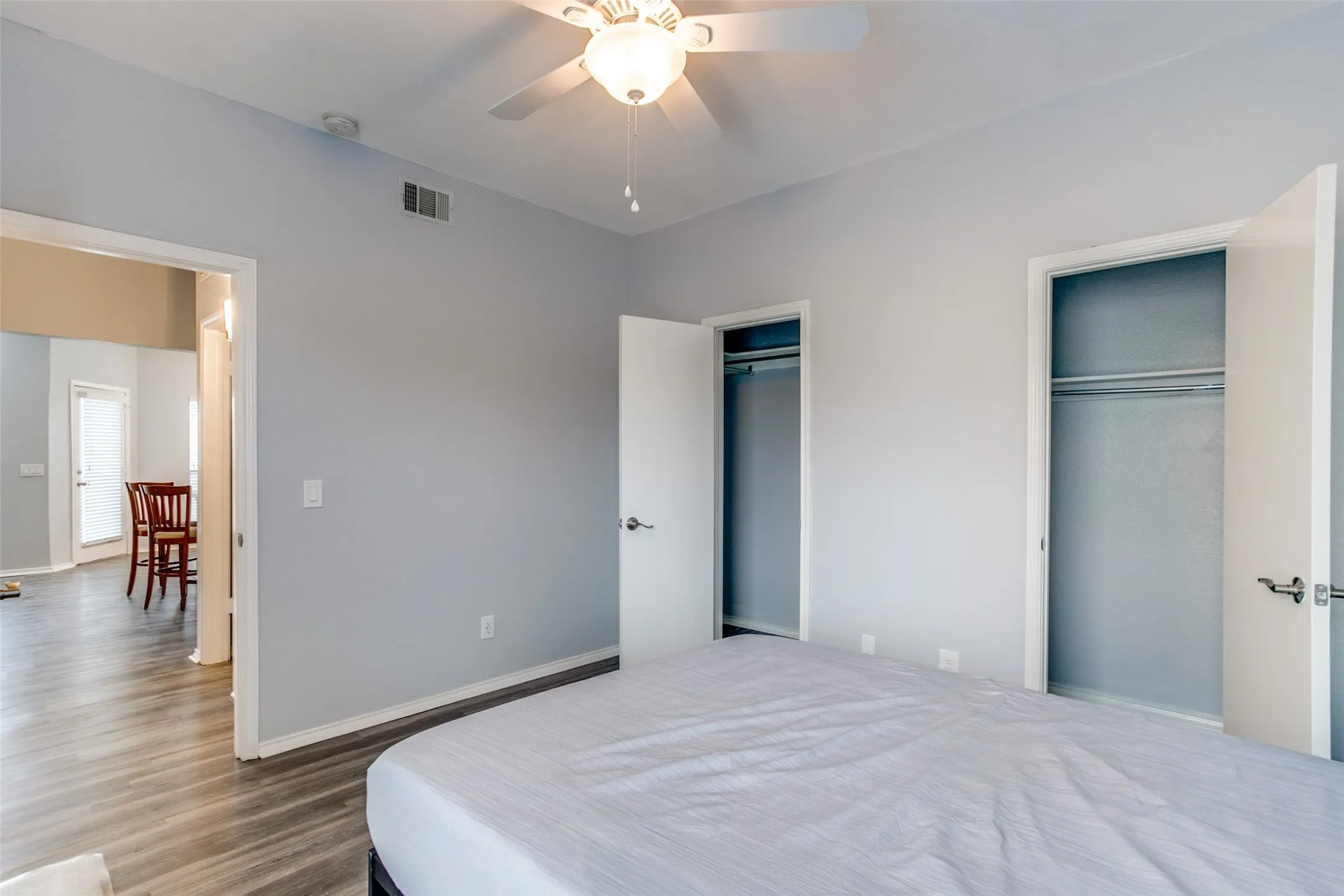 Condominium For Sale in Dallas County , 7340 Skillman Street 1004, Dallas, Texas 75231, 1 Bedroom, 1 Bathroom, Garage spaces, 673 Sqft, built in 1983, mls#21347005, Real Estate Agent in Dallas, Homes For Sale in Dallas county, Homes For Sale in Dallas, Realtor in Dallas Texas, Real Estate Brokerage Independent Realty Texas, Luminita Cordes Realtor