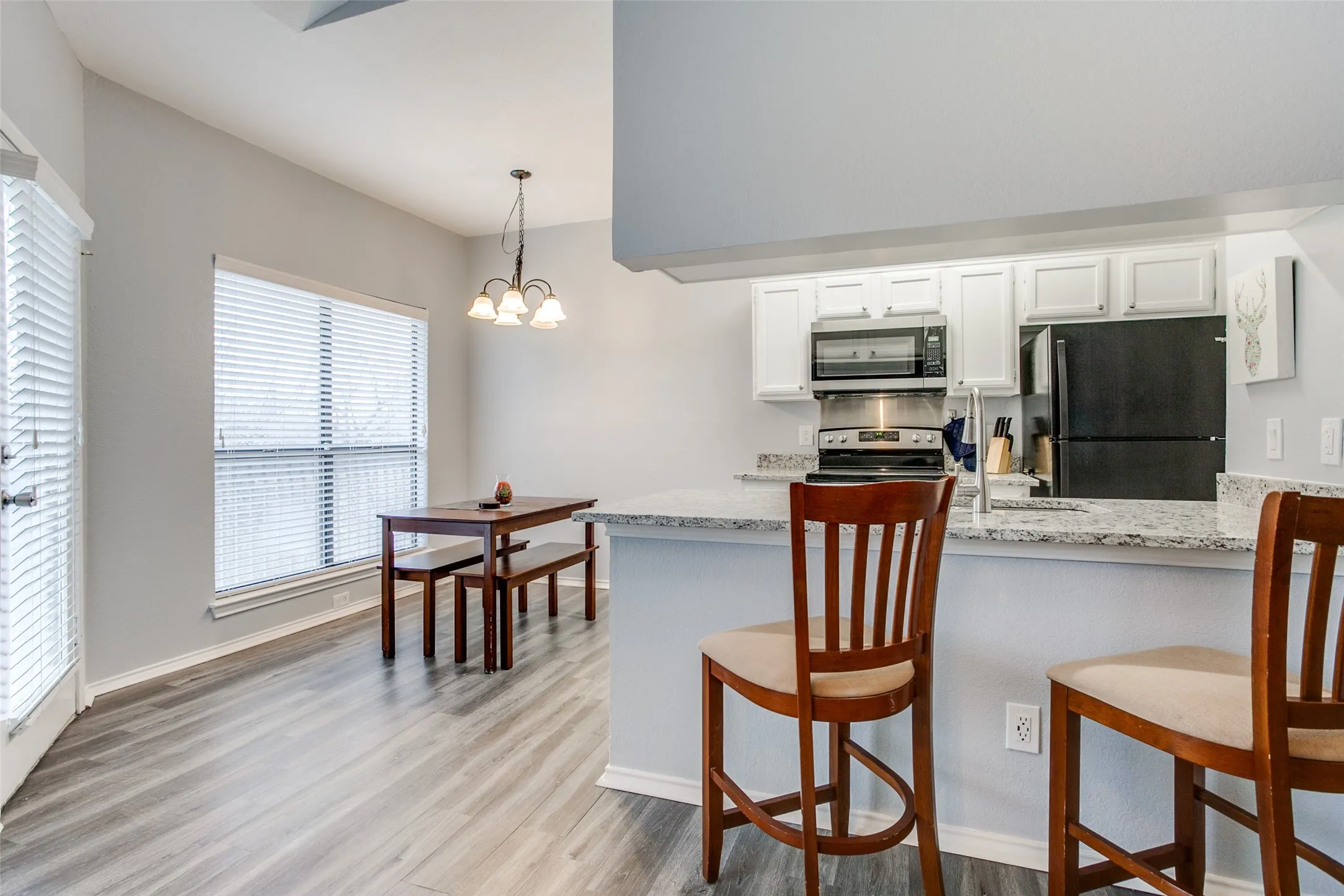 Condominium For Sale in Dallas County , 7340 Skillman Street 1004, Dallas, Texas 75231, 1 Bedroom, 1 Bathroom, Garage spaces, 673 Sqft, built in 1983, mls#21347005, Real Estate Agent in Dallas, Homes For Sale in Dallas county, Homes For Sale in Dallas, Realtor in Dallas Texas, Real Estate Brokerage Independent Realty Texas, Luminita Cordes Realtor