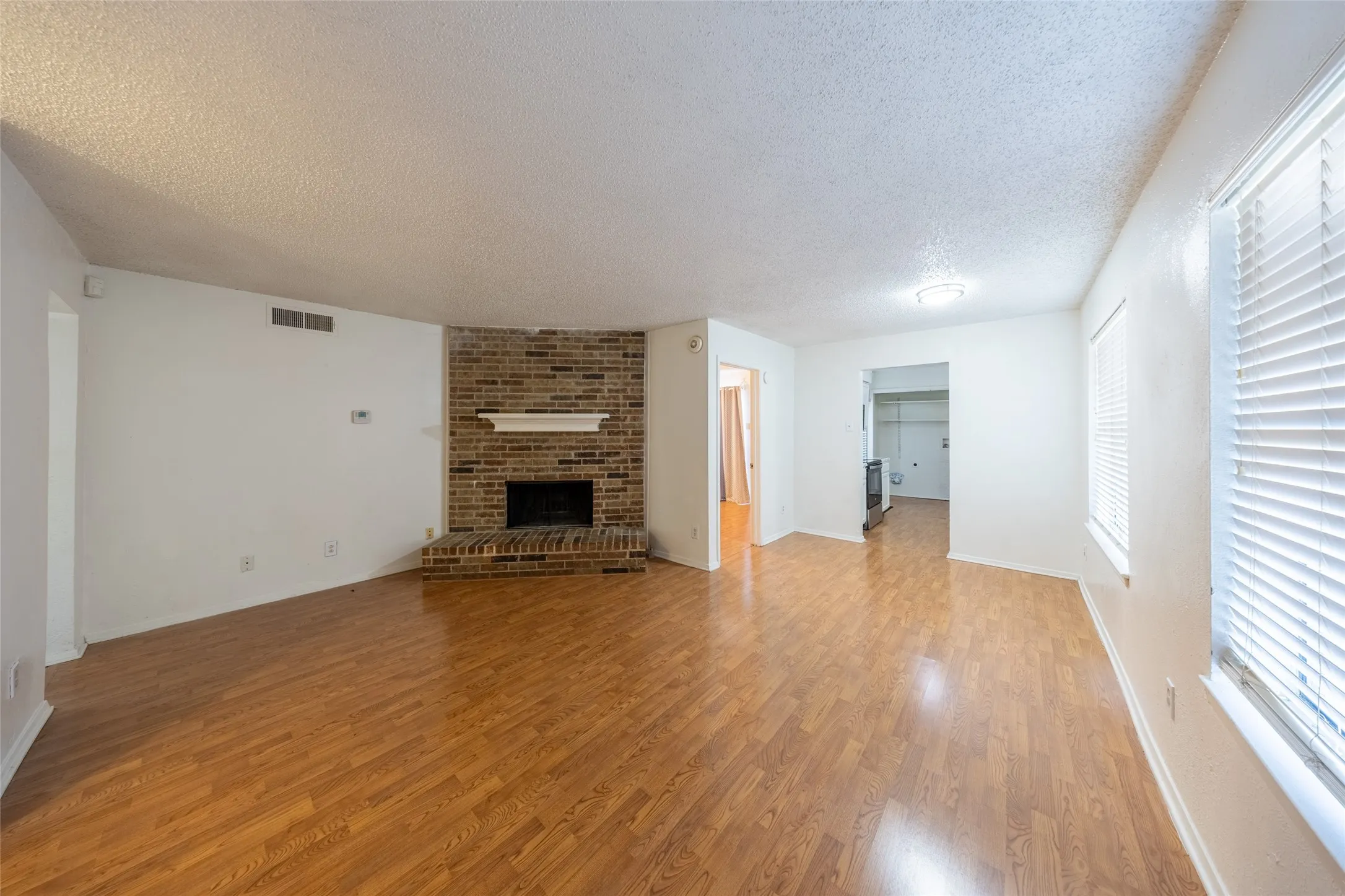 Condominium For Rent in Collin County , 1805 Spring Creek Parkway QQ1, Plano, Texas 75023, 3 Bedroom, 2 Bathroom, Garage spaces, 1,088 Sqft, built in 1982, mls#21346836, Real Estate Agent in Plano, Homes For Rent in Collin county, Homes For Rent in Plano, Realtor in Plano Texas, Real Estate Brokerage Independent Realty Texas, Luminita Cordes Realtor