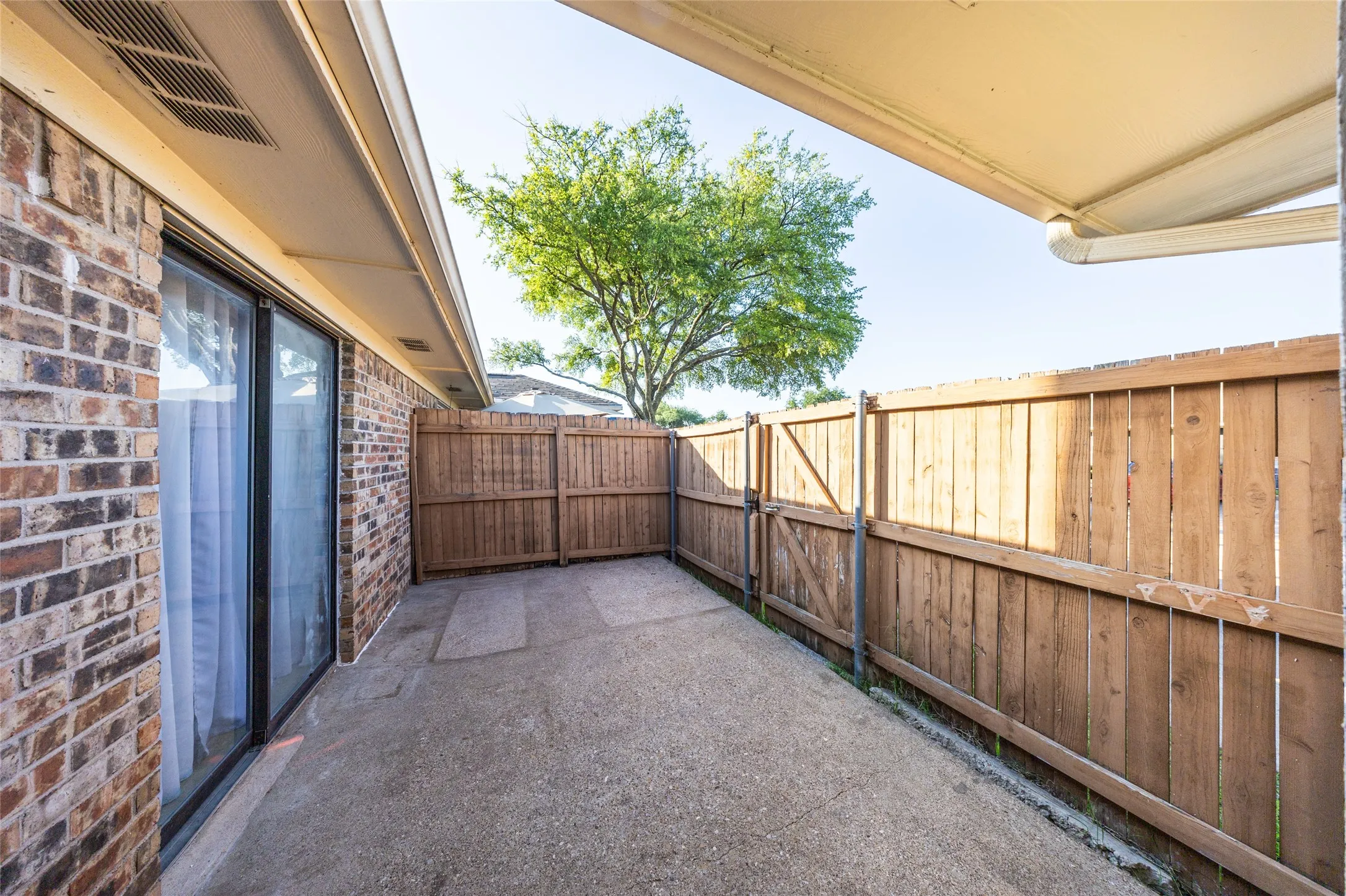 Condominium For Rent in Collin County , 1805 Spring Creek Parkway QQ1, Plano, Texas 75023, 3 Bedroom, 2 Bathroom, Garage spaces, 1,088 Sqft, built in 1982, mls#21346836, Real Estate Agent in Plano, Homes For Rent in Collin county, Homes For Rent in Plano, Realtor in Plano Texas, Real Estate Brokerage Independent Realty Texas, Luminita Cordes Realtor