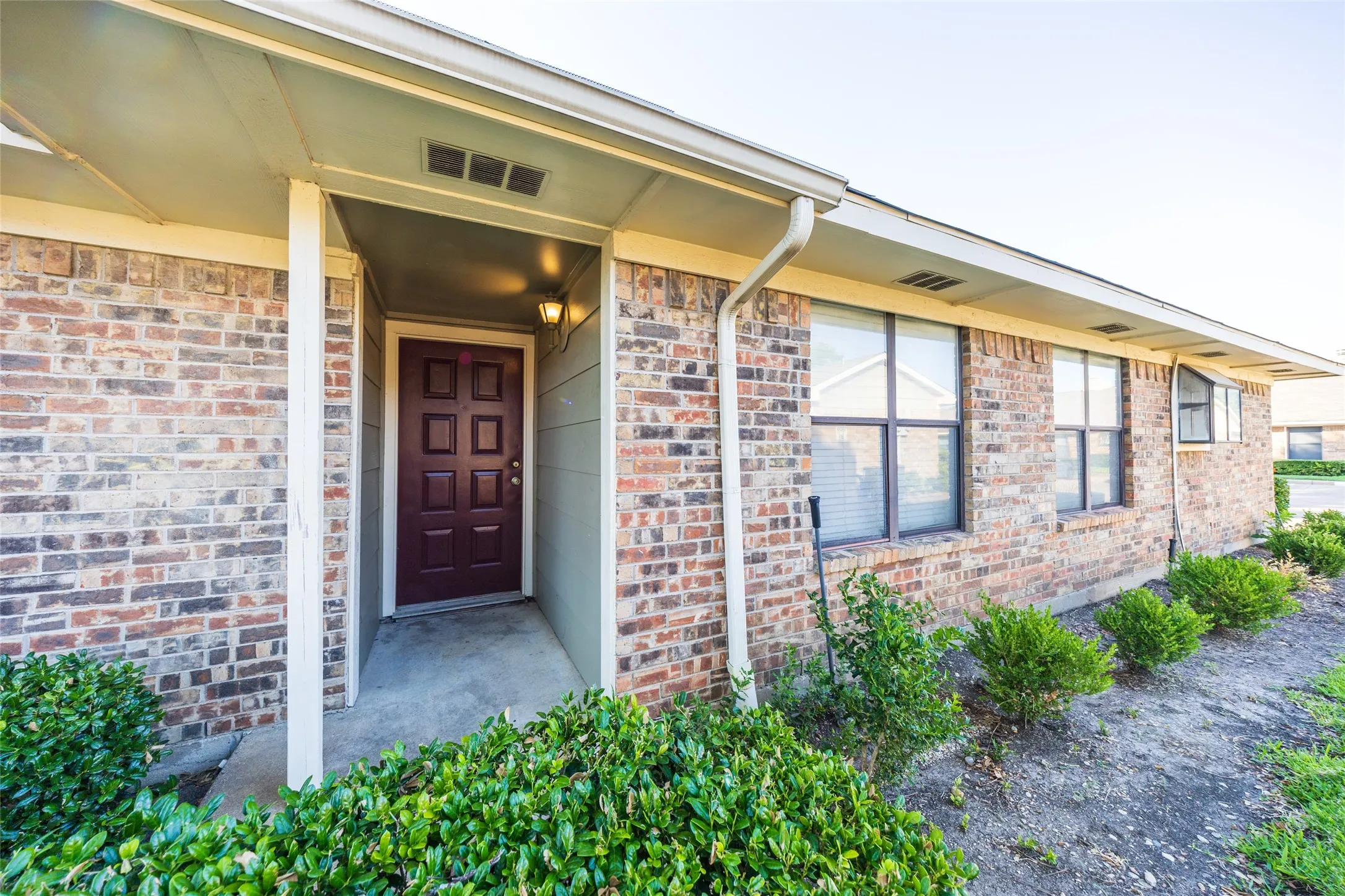 Condominium For Rent in Collin County , 1805 Spring Creek Parkway QQ1, Plano, Texas 75023, 3 Bedroom, 2 Bathroom, Garage spaces, 1,088 Sqft, built in 1982, mls#21346836, Real Estate Agent in Plano, Homes For Rent in Collin county, Homes For Rent in Plano, Realtor in Plano Texas, Real Estate Brokerage Independent Realty Texas, Luminita Cordes Realtor