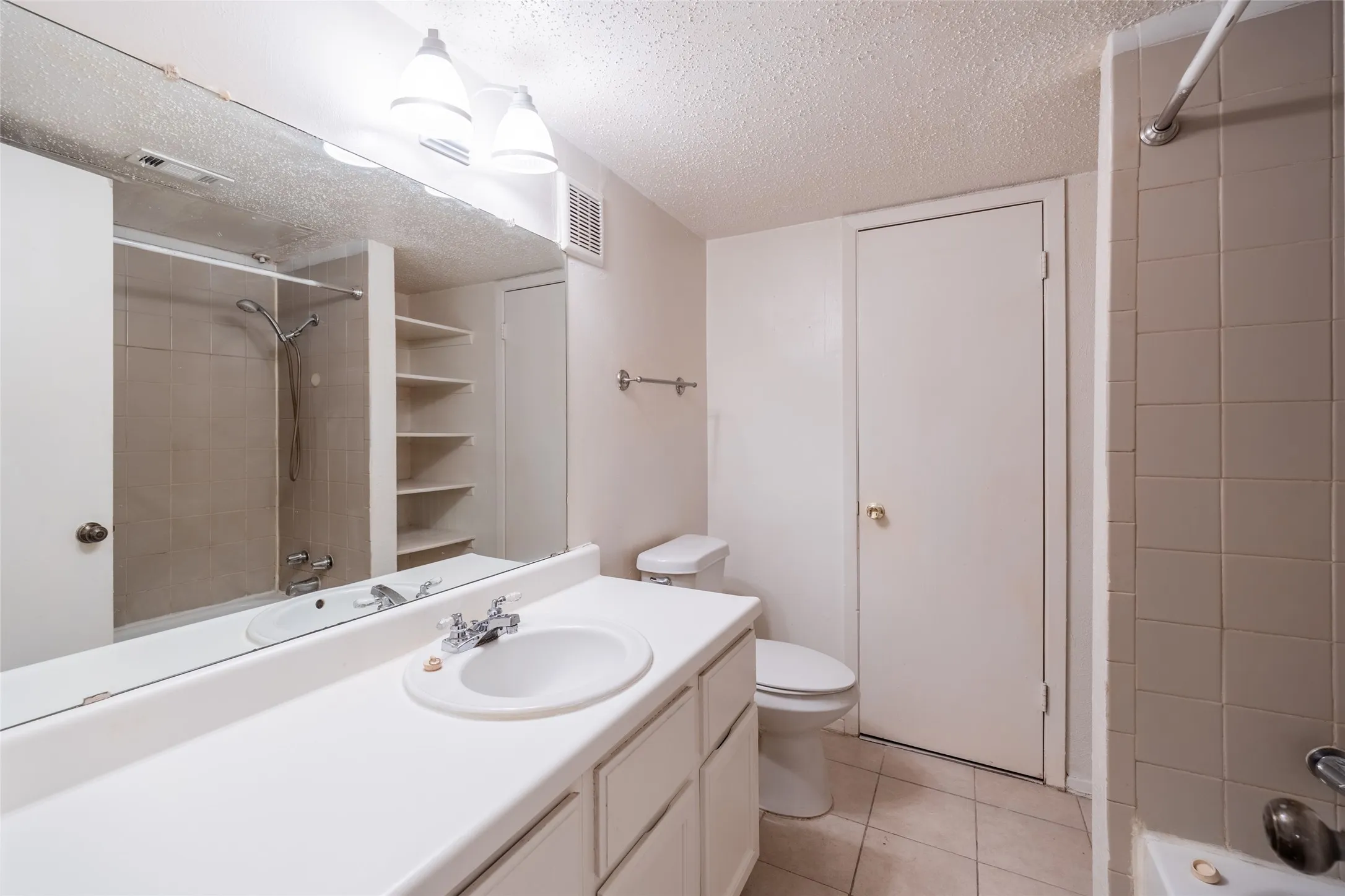 Condominium For Rent in Collin County , 1805 Spring Creek Parkway QQ1, Plano, Texas 75023, 3 Bedroom, 2 Bathroom, Garage spaces, 1,088 Sqft, built in 1982, mls#21346836, Real Estate Agent in Plano, Homes For Rent in Collin county, Homes For Rent in Plano, Realtor in Plano Texas, Real Estate Brokerage Independent Realty Texas, Luminita Cordes Realtor