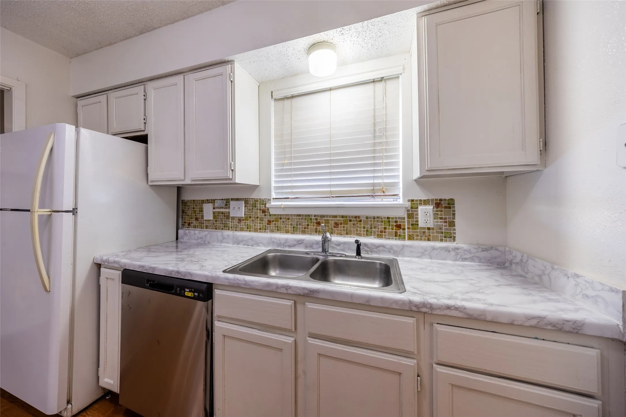 Condominium For Rent in Collin County , 1805 Spring Creek Parkway QQ1, Plano, Texas 75023, 3 Bedroom, 2 Bathroom, Garage spaces, 1,088 Sqft, built in 1982, mls#21346836, Real Estate Agent in Plano, Homes For Rent in Collin county, Homes For Rent in Plano, Realtor in Plano Texas, Real Estate Brokerage Independent Realty Texas, Luminita Cordes Realtor