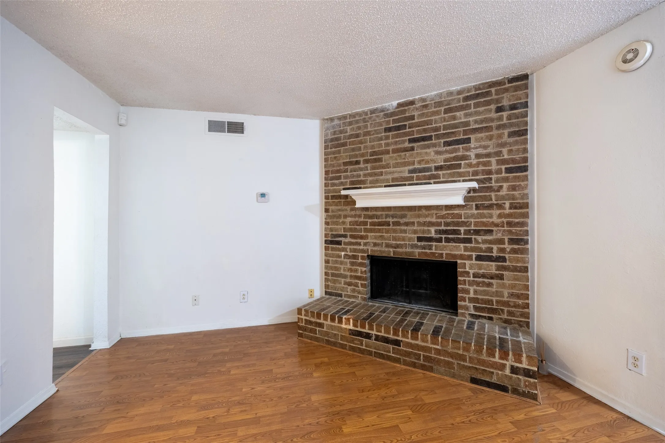Condominium For Rent in Collin County , 1805 Spring Creek Parkway QQ1, Plano, Texas 75023, 3 Bedroom, 2 Bathroom, Garage spaces, 1,088 Sqft, built in 1982, mls#21346836, Real Estate Agent in Plano, Homes For Rent in Collin county, Homes For Rent in Plano, Realtor in Plano Texas, Real Estate Brokerage Independent Realty Texas, Luminita Cordes Realtor