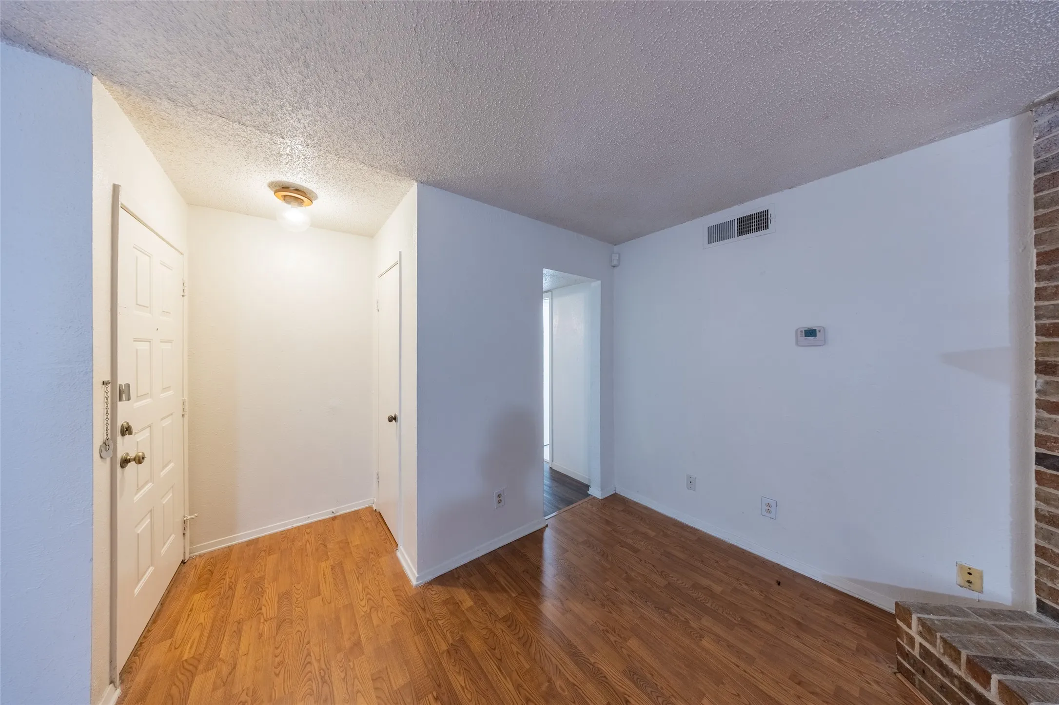 Condominium For Rent in Collin County , 1805 Spring Creek Parkway QQ1, Plano, Texas 75023, 3 Bedroom, 2 Bathroom, Garage spaces, 1,088 Sqft, built in 1982, mls#21346836, Real Estate Agent in Plano, Homes For Rent in Collin county, Homes For Rent in Plano, Realtor in Plano Texas, Real Estate Brokerage Independent Realty Texas, Luminita Cordes Realtor