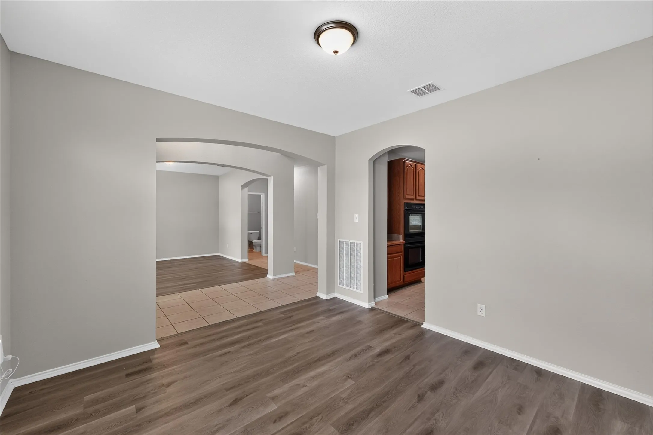 Single Family Residence For Sale in Tarrant County , 720 Big Horn Trail, Crowley, Texas 76036, 4 Bedroom, 4 Bathroom, 2 Garage spaces, 3,411 Sqft, built in 2002, mls#21347035, Real Estate Agent in Crowley, Homes For Sale in Tarrant county, Homes For Sale in Crowley, Realtor in Crowley Texas, Real Estate Brokerage Independent Realty Texas, Luminita Cordes Realtor
