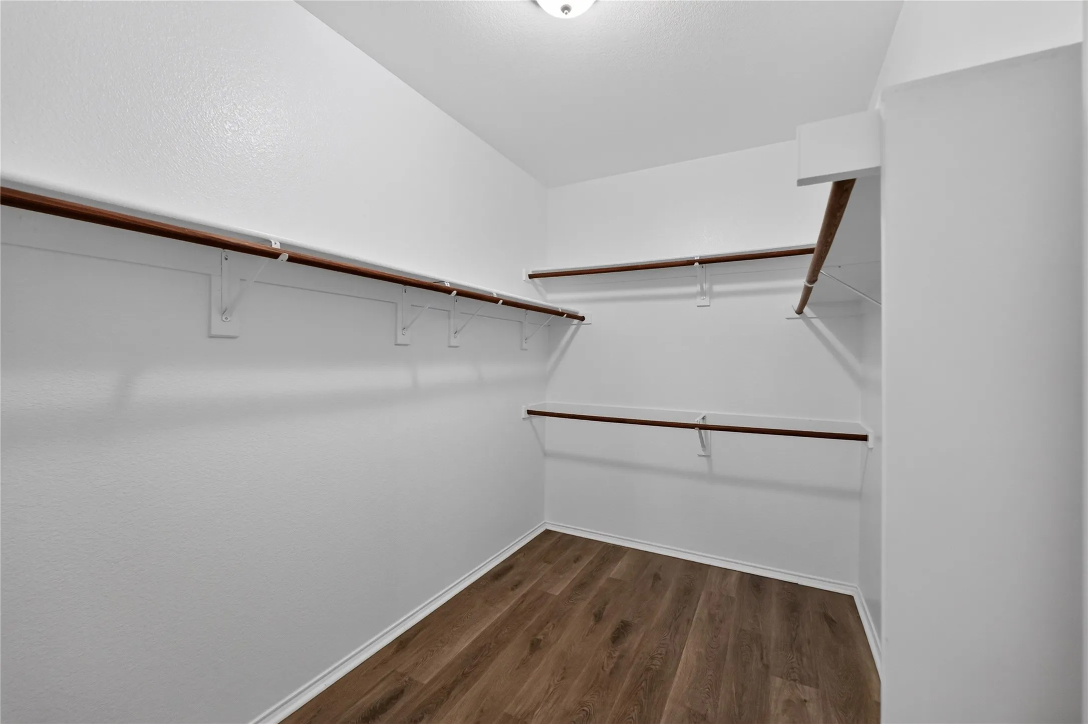 Single Family Residence For Sale in Tarrant County , 720 Big Horn Trail, Crowley, Texas 76036, 4 Bedroom, 4 Bathroom, 2 Garage spaces, 3,411 Sqft, built in 2002, mls#21347035, Real Estate Agent in Crowley, Homes For Sale in Tarrant county, Homes For Sale in Crowley, Realtor in Crowley Texas, Real Estate Brokerage Independent Realty Texas, Luminita Cordes Realtor
