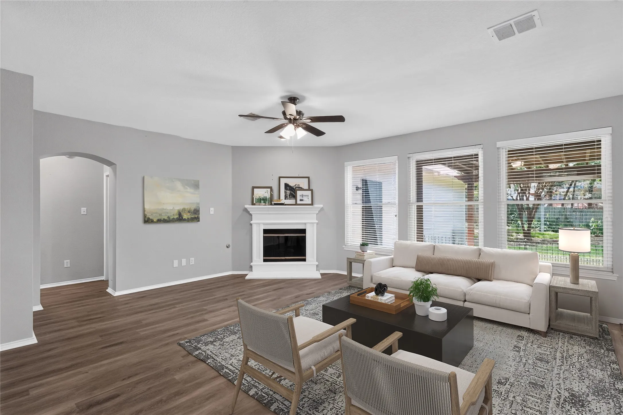 Single Family Residence For Sale in Tarrant County , 720 Big Horn Trail, Crowley, Texas 76036, 4 Bedroom, 4 Bathroom, 2 Garage spaces, 3,411 Sqft, built in 2002, mls#21347035, Real Estate Agent in Crowley, Homes For Sale in Tarrant county, Homes For Sale in Crowley, Realtor in Crowley Texas, Real Estate Brokerage Independent Realty Texas, Luminita Cordes Realtor