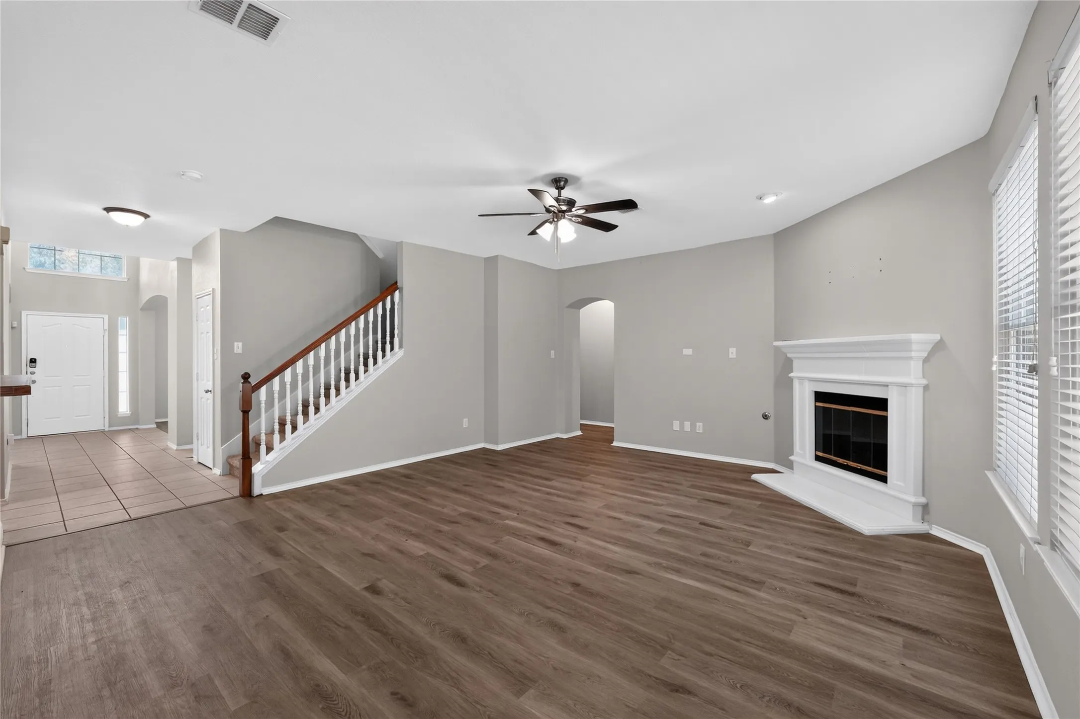 Single Family Residence For Sale in Tarrant County , 720 Big Horn Trail, Crowley, Texas 76036, 4 Bedroom, 4 Bathroom, 2 Garage spaces, 3,411 Sqft, built in 2002, mls#21347035, Real Estate Agent in Crowley, Homes For Sale in Tarrant county, Homes For Sale in Crowley, Realtor in Crowley Texas, Real Estate Brokerage Independent Realty Texas, Luminita Cordes Realtor