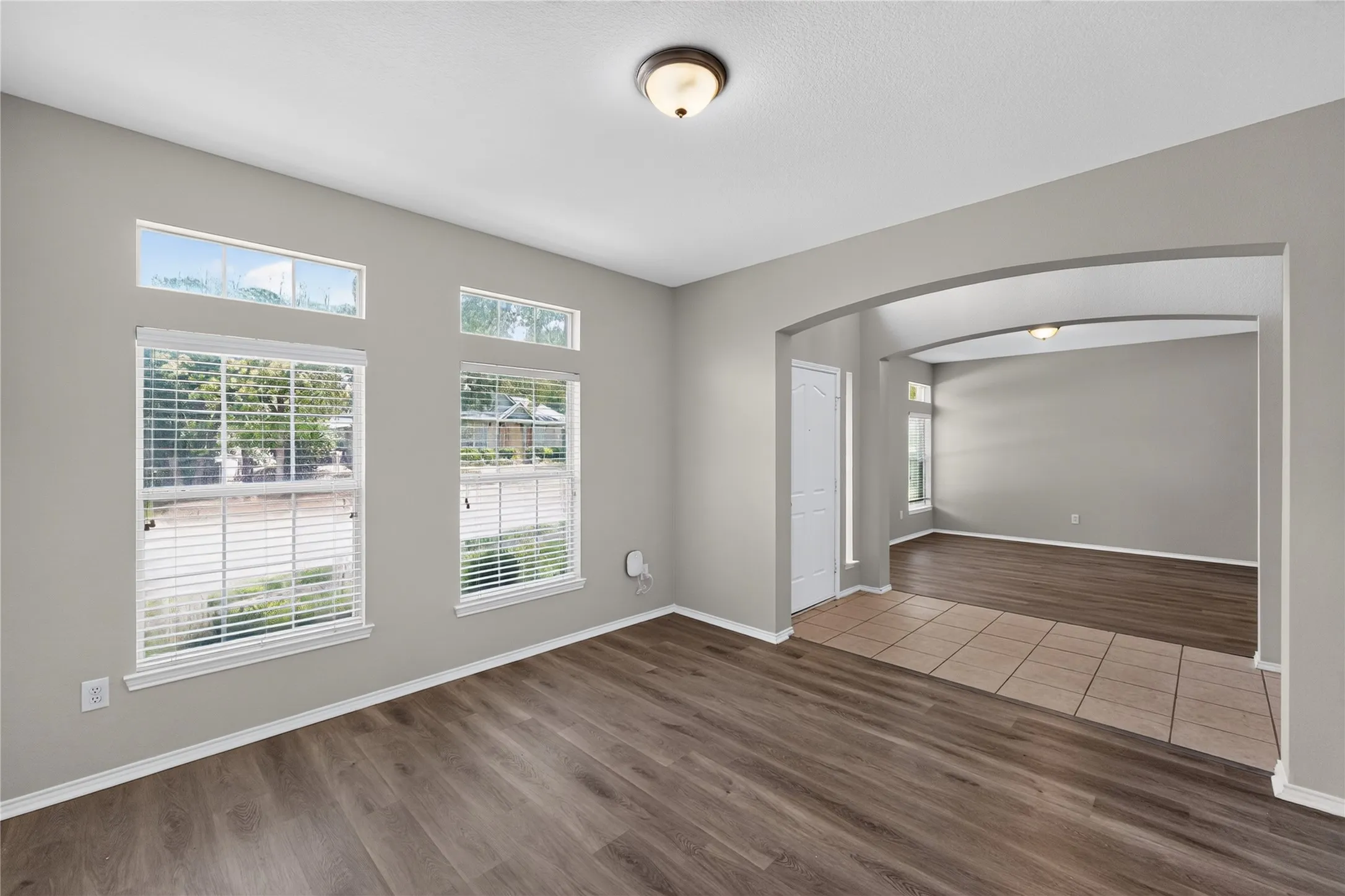 Single Family Residence For Sale in Tarrant County , 720 Big Horn Trail, Crowley, Texas 76036, 4 Bedroom, 4 Bathroom, 2 Garage spaces, 3,411 Sqft, built in 2002, mls#21347035, Real Estate Agent in Crowley, Homes For Sale in Tarrant county, Homes For Sale in Crowley, Realtor in Crowley Texas, Real Estate Brokerage Independent Realty Texas, Luminita Cordes Realtor