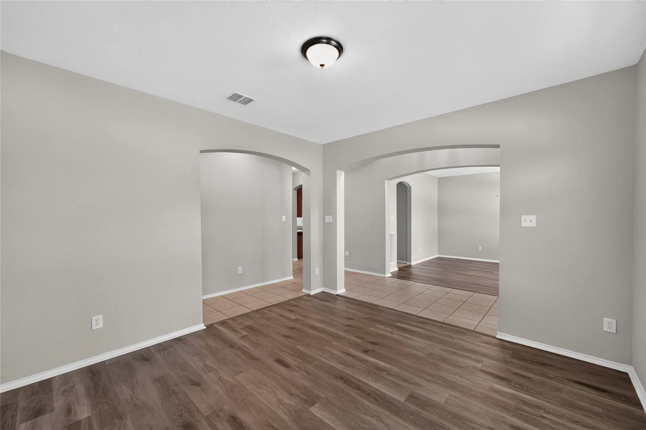 Single Family Residence For Sale in Tarrant County , 720 Big Horn Trail, Crowley, Texas 76036, 4 Bedroom, 4 Bathroom, 2 Garage spaces, 3,411 Sqft, built in 2002, mls#21347035, Real Estate Agent in Crowley, Homes For Sale in Tarrant county, Homes For Sale in Crowley, Realtor in Crowley Texas, Real Estate Brokerage Independent Realty Texas, Luminita Cordes Realtor