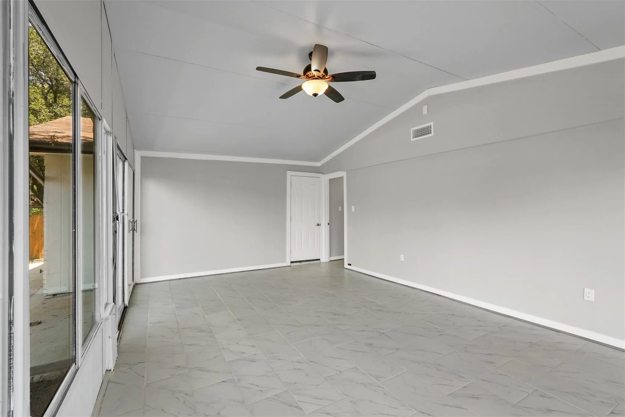 Single Family Residence For Sale in Dallas County , 2805 Sybil Drive, Mesquite, Texas 75149, 4 Bedroom, 2 Bathroom, 2 Garage spaces, 2,484 Sqft, built in 1980, mls#21346200, Real Estate Agent in Mesquite, Homes For Sale in Dallas county, Homes For Sale in Mesquite, Realtor in Mesquite Texas, Real Estate Brokerage Independent Realty Texas, Luminita Cordes Realtor